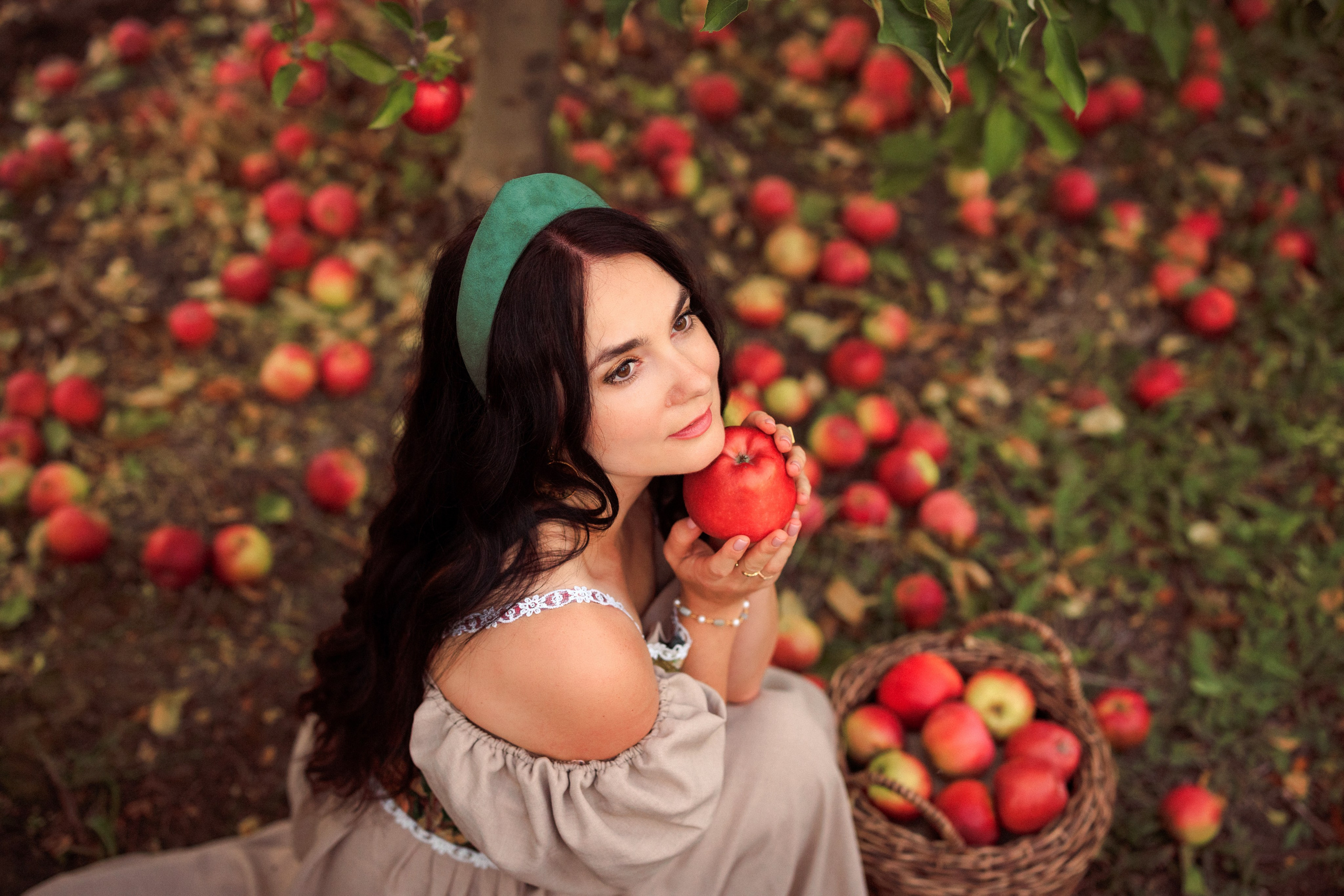 Семейная фотосессия в Яблоневом саду. Семейный и детский фотограф в Краснодаре Анна Трашкова