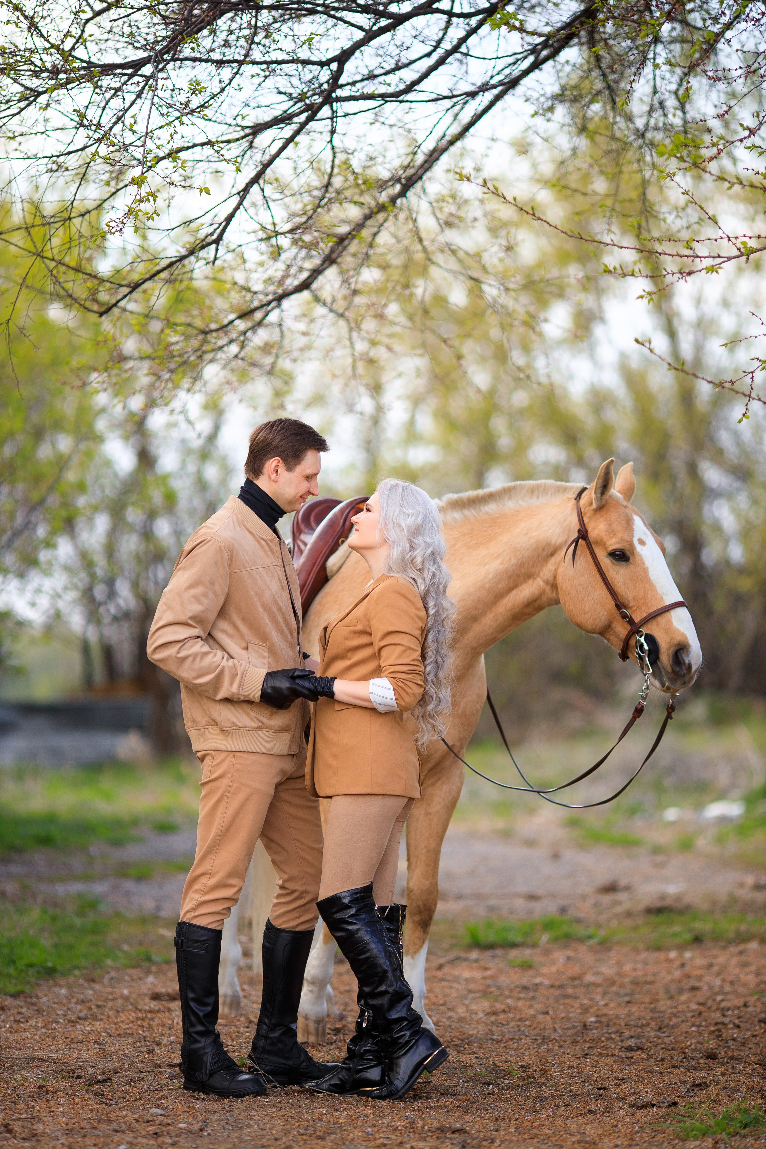 LoveStory с лошадью в Алматы. Свадебный и семейный фотограф в Алматы Алексей Балышев