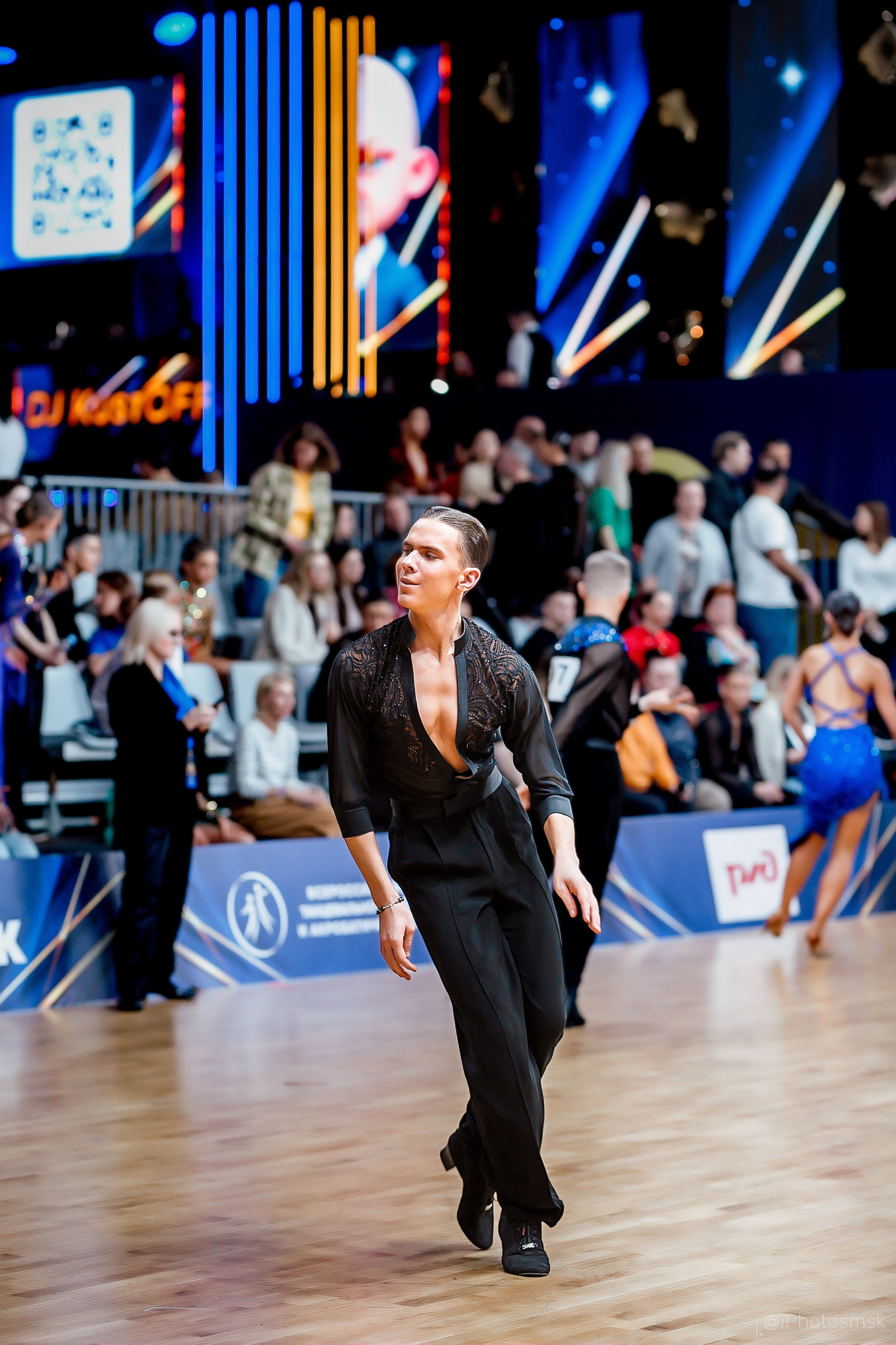 KE ZHIXUAN YAN WEIWEI