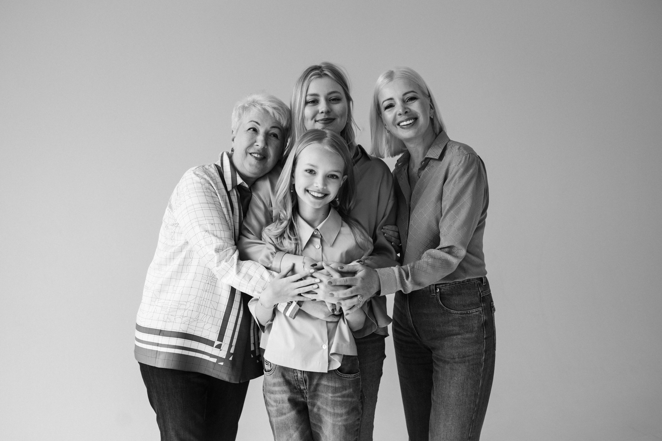 Семейная фотосессия Москва, семейный фотограф в Москве, семейная фотосессия, детский фотограф, семейная фотосессия в студии, фотосессия поколения, поколение, фотосессия всей семьи