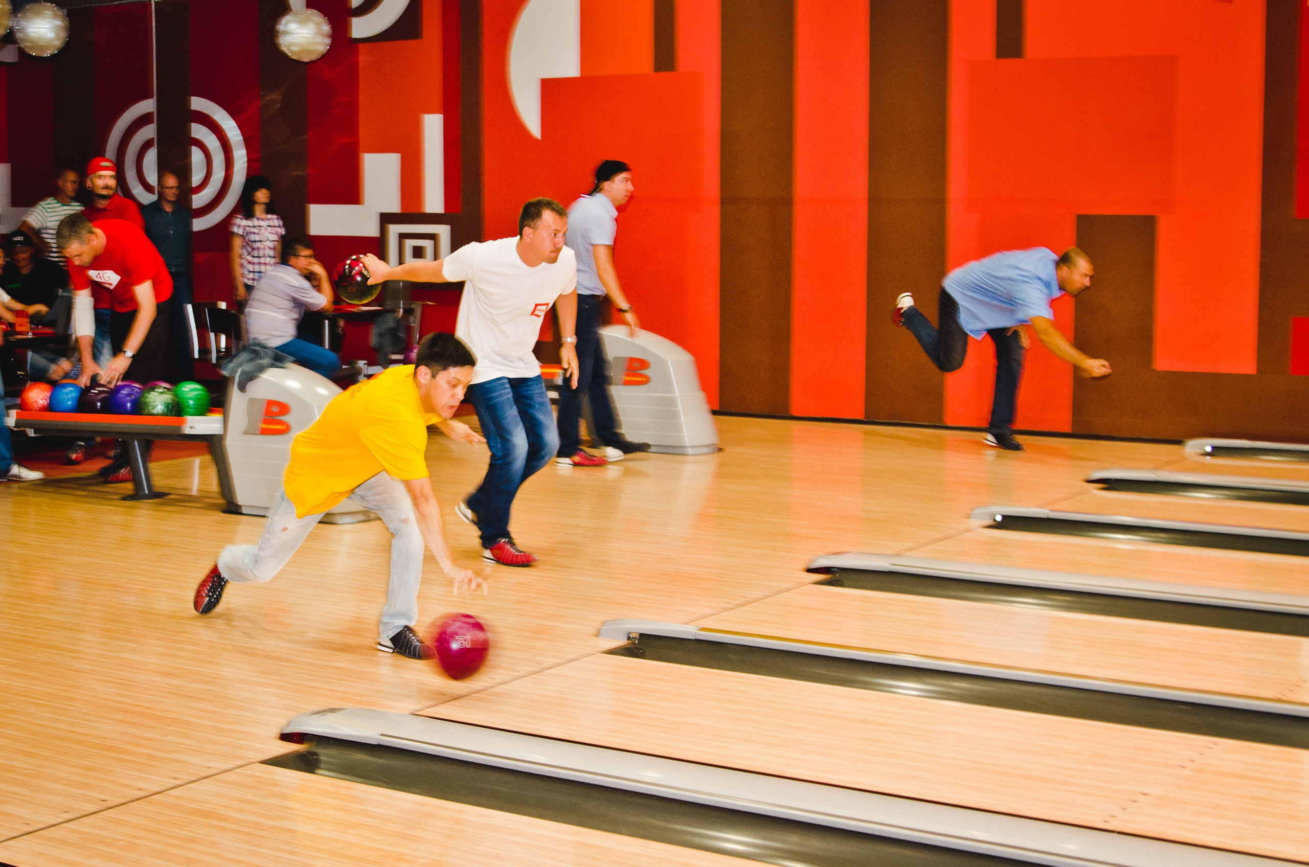 Копоратив.МТС-Теле2-Ростелеком.Боулинг. Свадебный и семейный фотограф Денис Лукьянов в Краснодаре, Краснодарском крае и Республике Крым