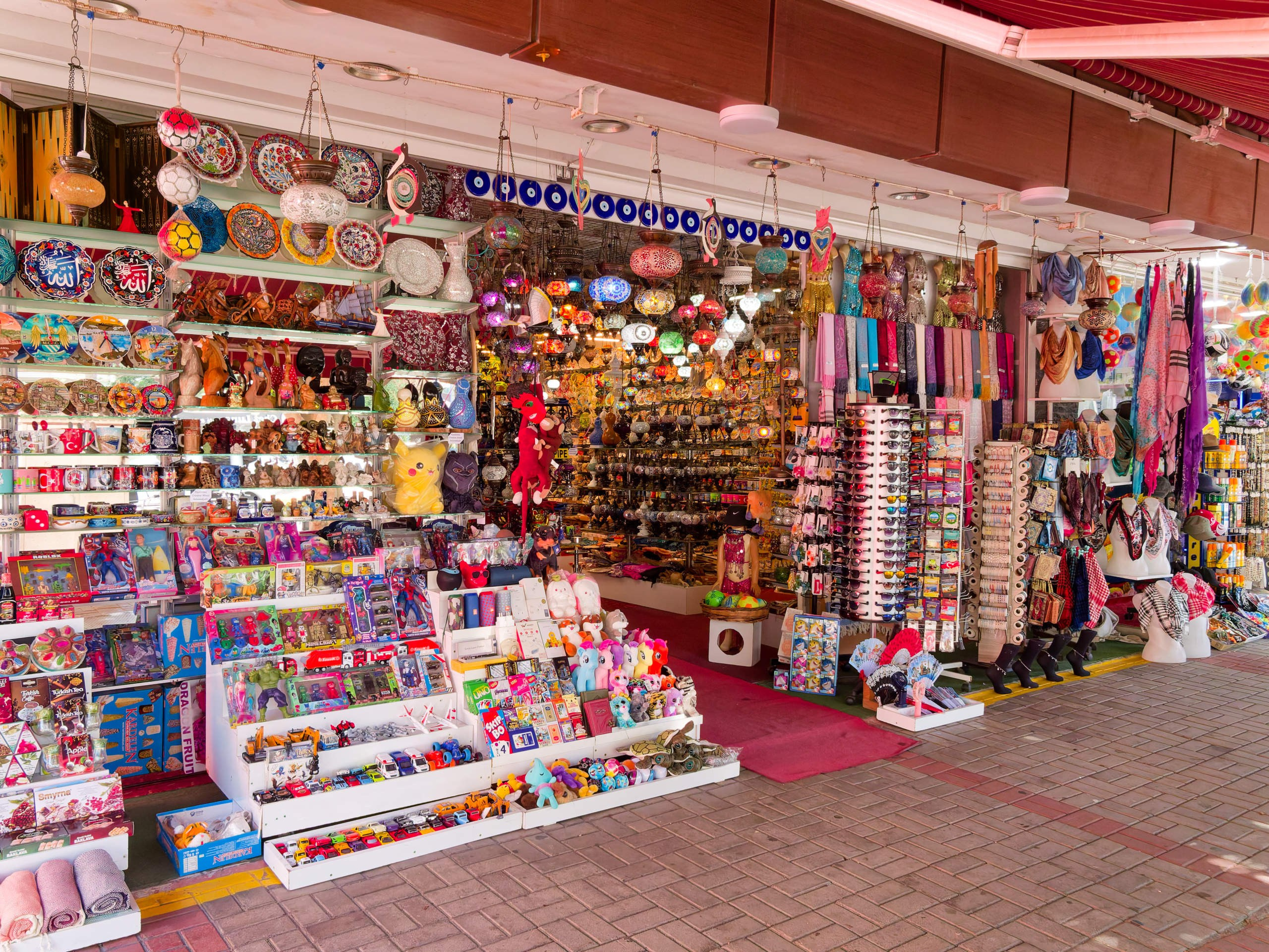 Алания 2025, город, стрит-фото. Избранные фотографии