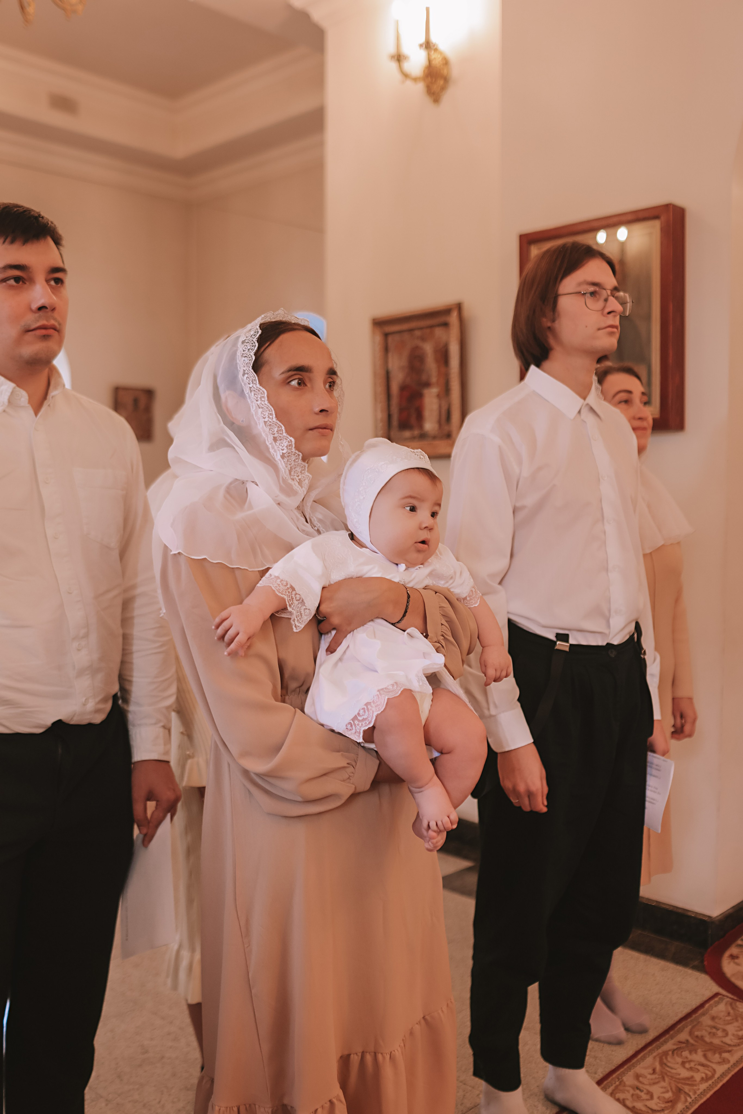 Крещение круглая церковь. Семейный фотограф Тюмень, фотограф на роды Салмина Мария