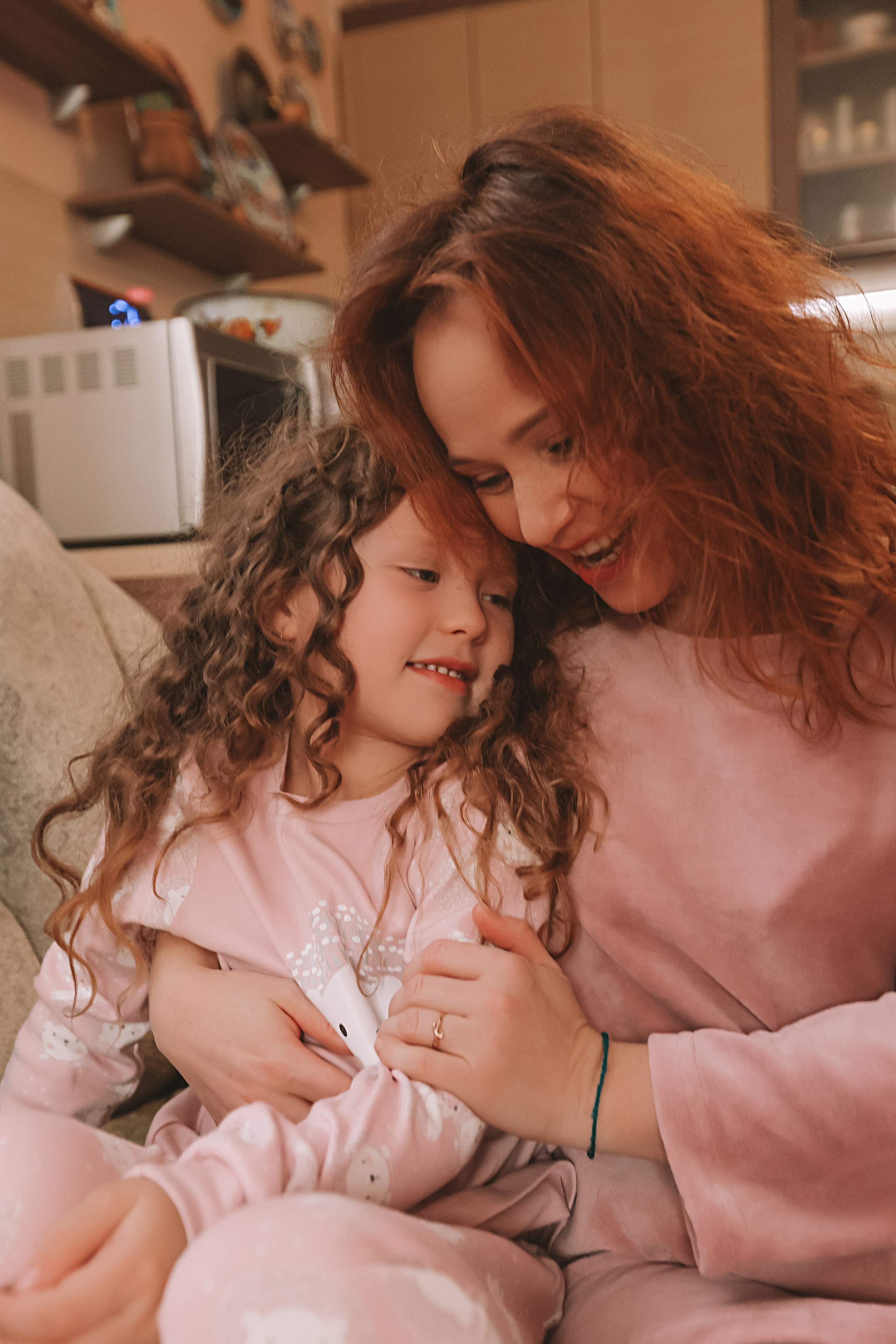 Большая семья репортаж. Семейный фотограф Тюмень, фотограф на роды Салмина Мария