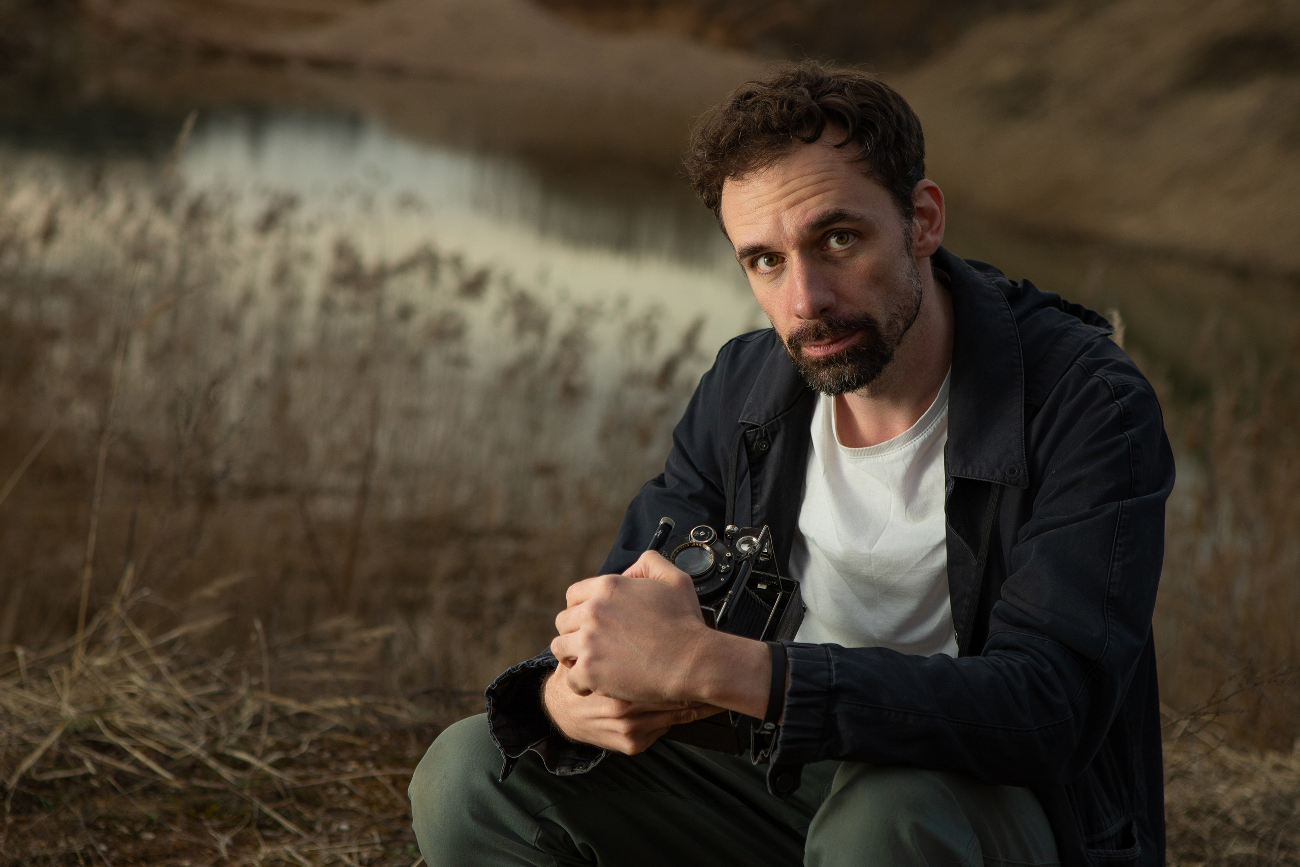 Мужская фотосессия на природе в Подмосковье. Атмосферный мужской портрет