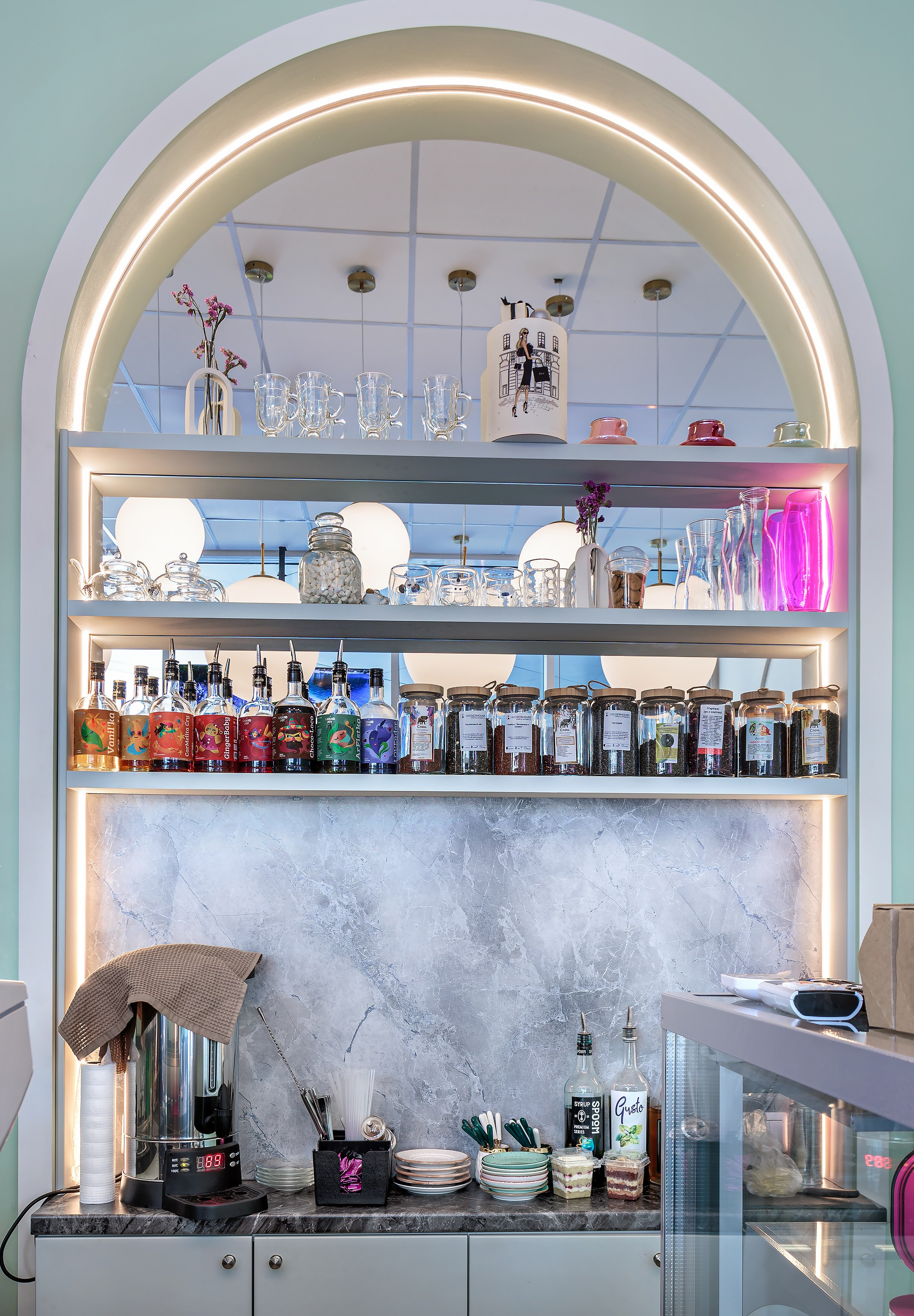 Интерьер кофейни-кондитерской Konfi