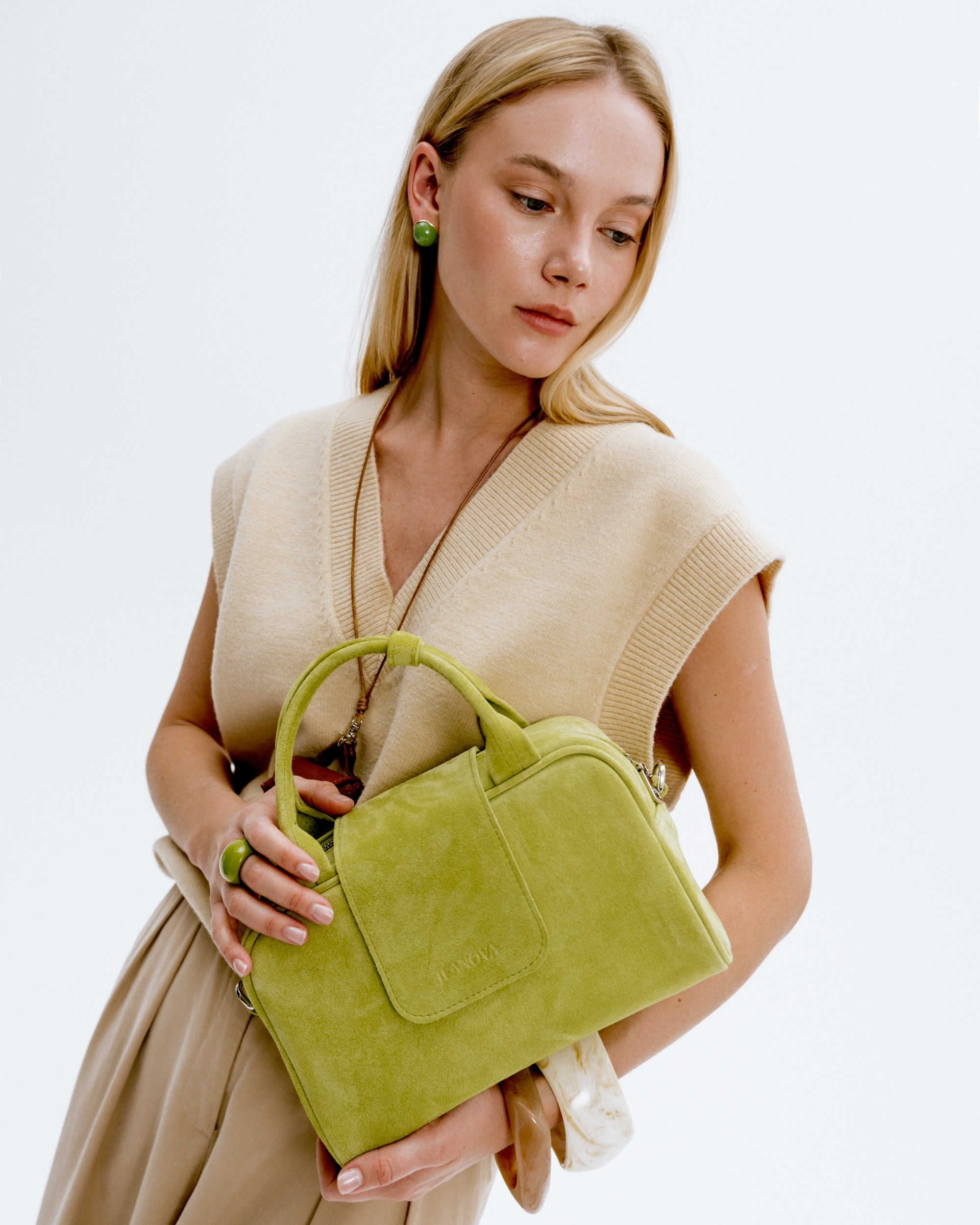 Для бренда jeanova. Фотограф для людей и их брендов