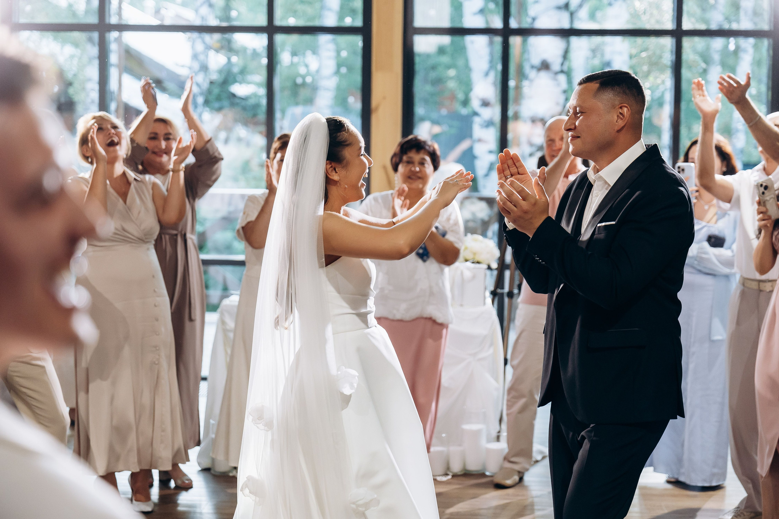 свадебный банкет в Казани.  Татарская кавер-группа MINGAZOV. Площадка Веранда Лес. Свадебный фотограф Казань