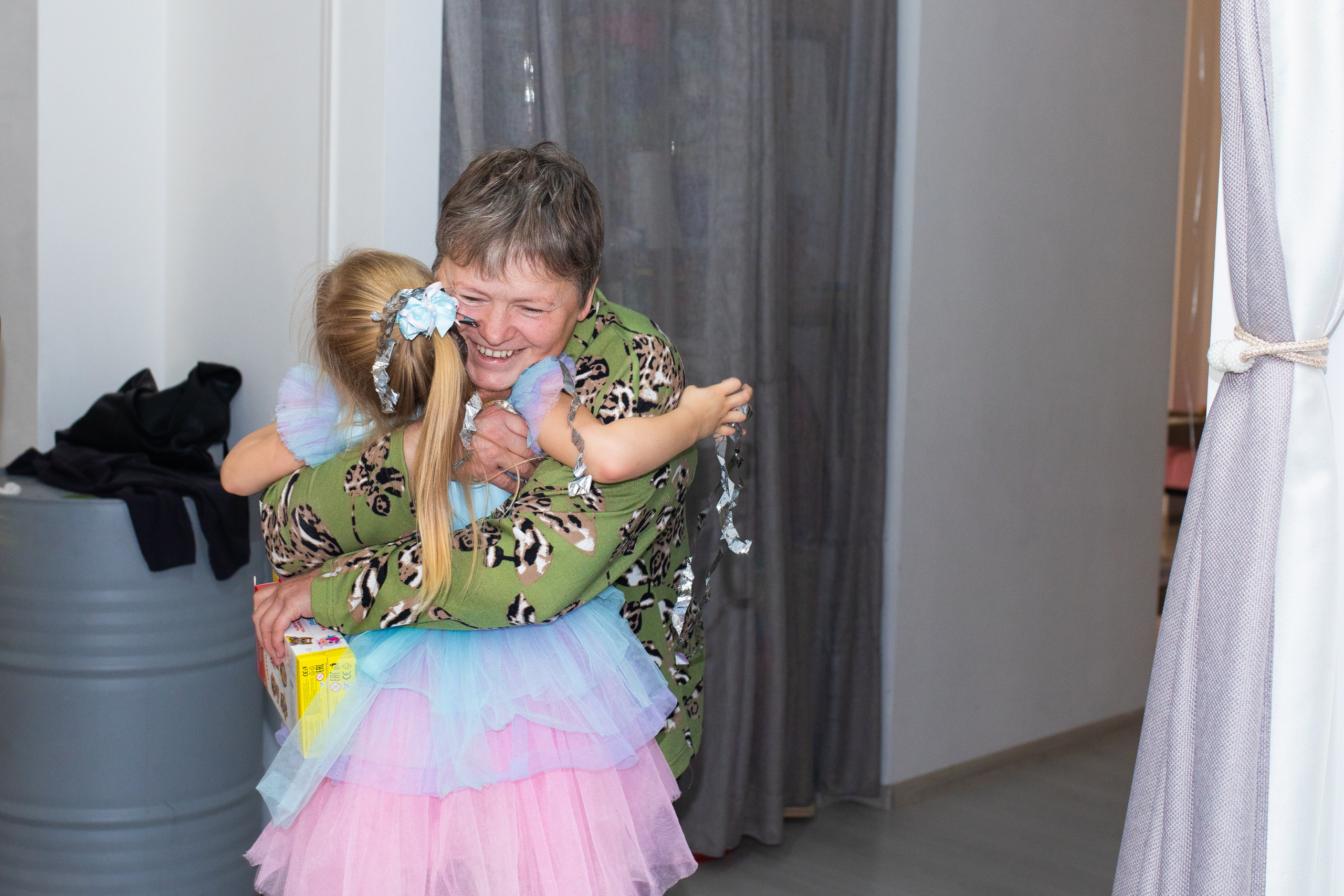 Гринч или как выключили свет в лофте вечером) атмосферные фото детского праздника со свечами и фонариками. Фотограф в Новосибирске Ася Зверева