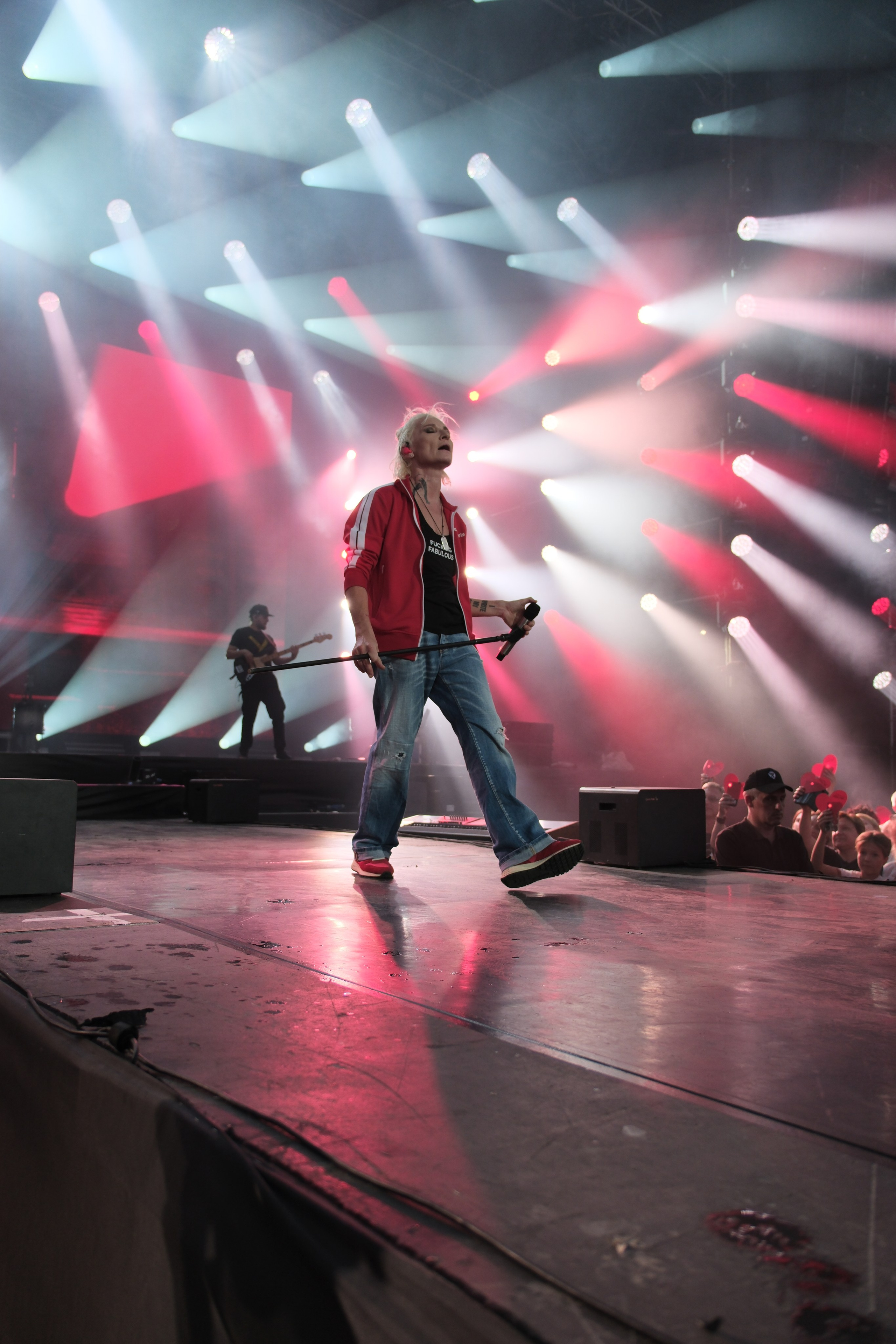 Диана Арбенина (группа «Ночные снайперы») — Москва, МТС Live Лето 2024. RedGeek - блогер и стручњак за образовање и ИТ Кирил Ситнов