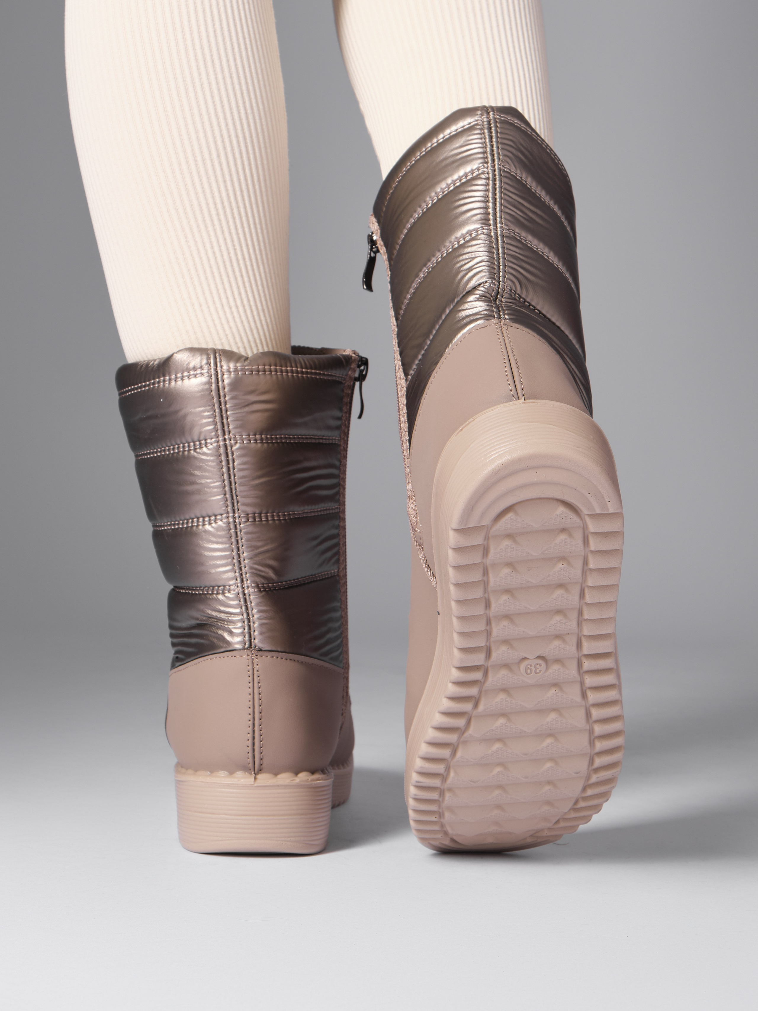 Зимние дутики. Фотостудия для Wildberries Ozon