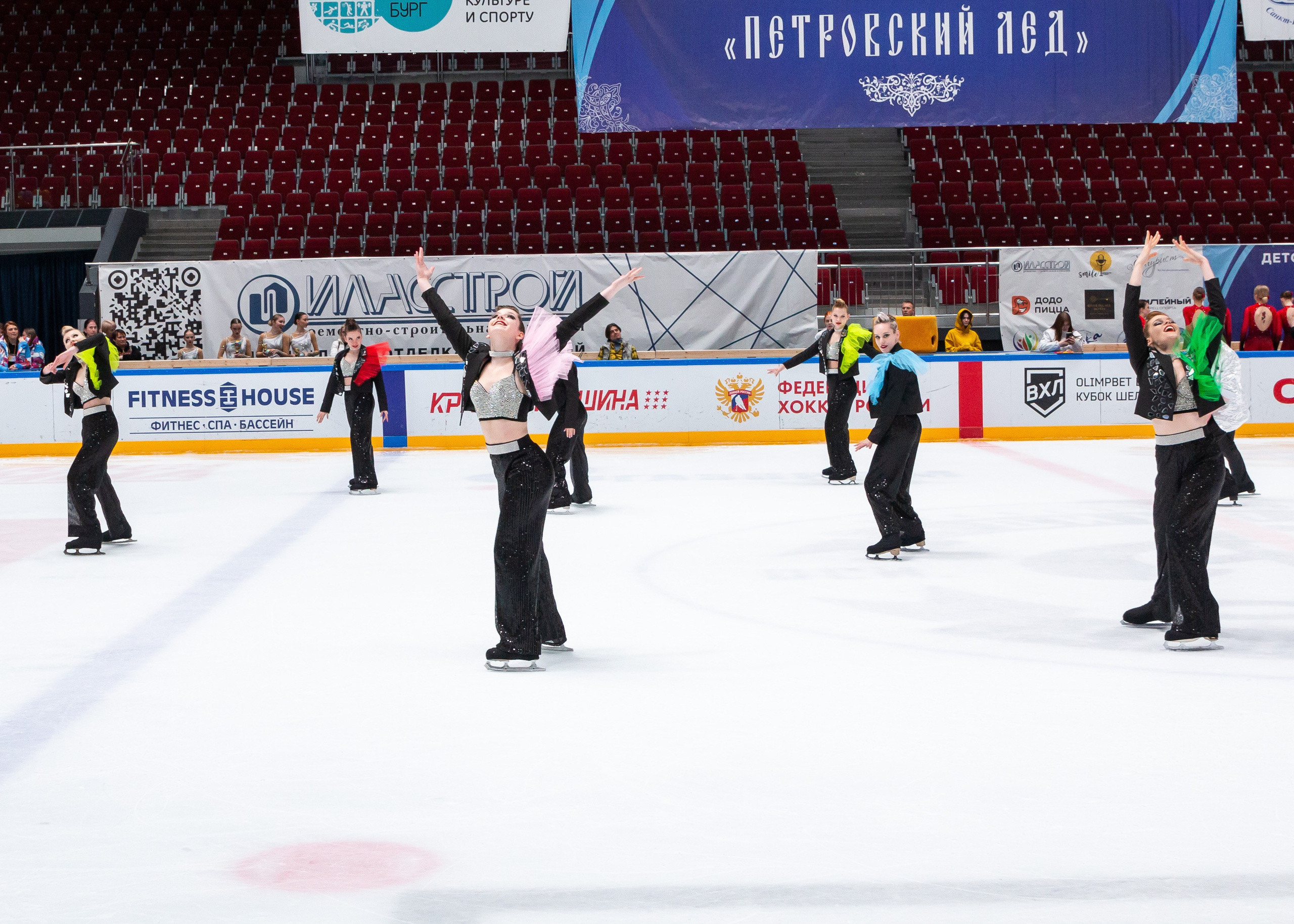 VII Ежегодный фестиваль массовых танцев на льду и фигурного катания «Петровский лёд» Санкт-Петербург 2024. Репортажный фотограф в Москве