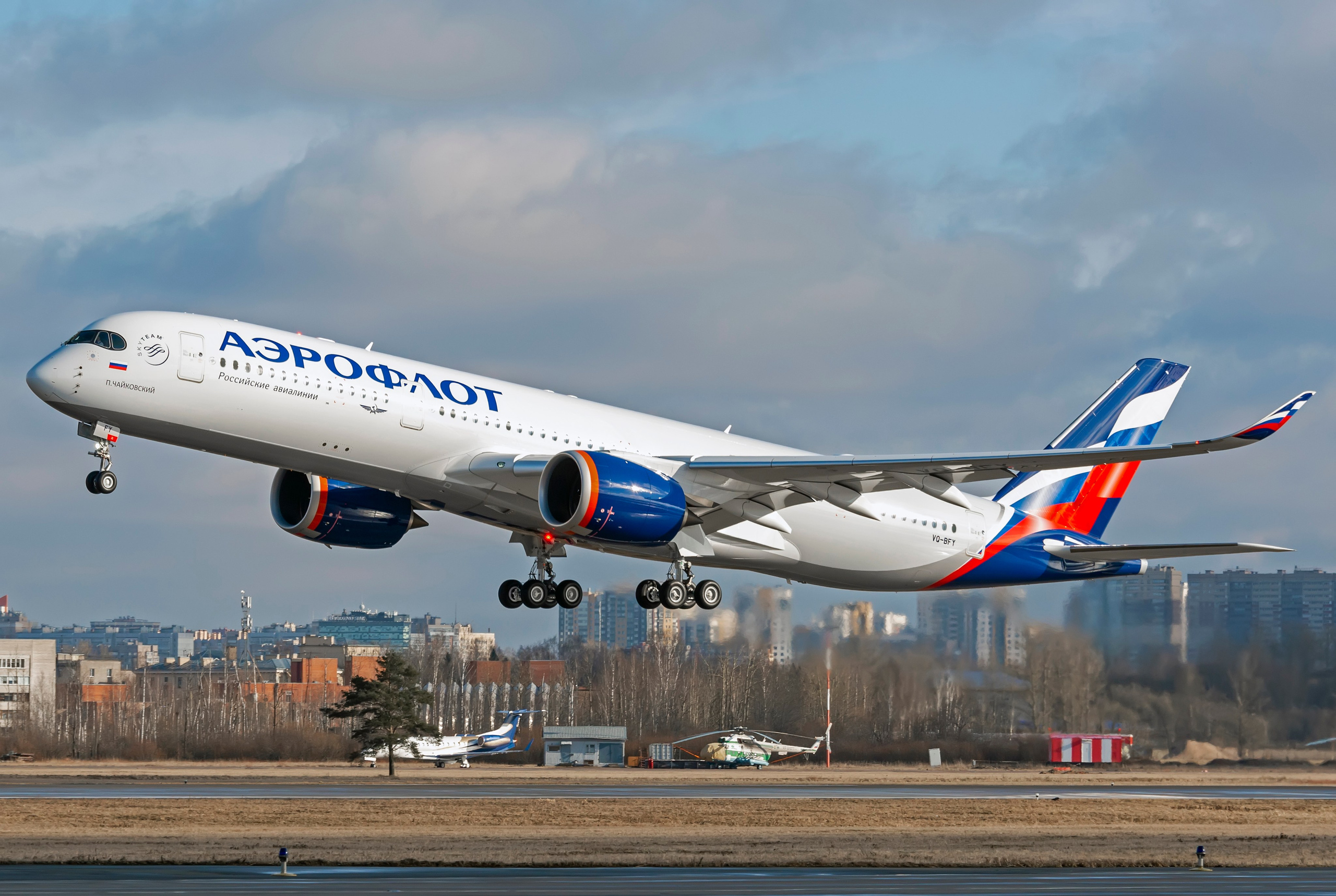 Авиация: самолеты, вертолеты, небесные зарисовки. От прошлого к будущему авиации через фотографию