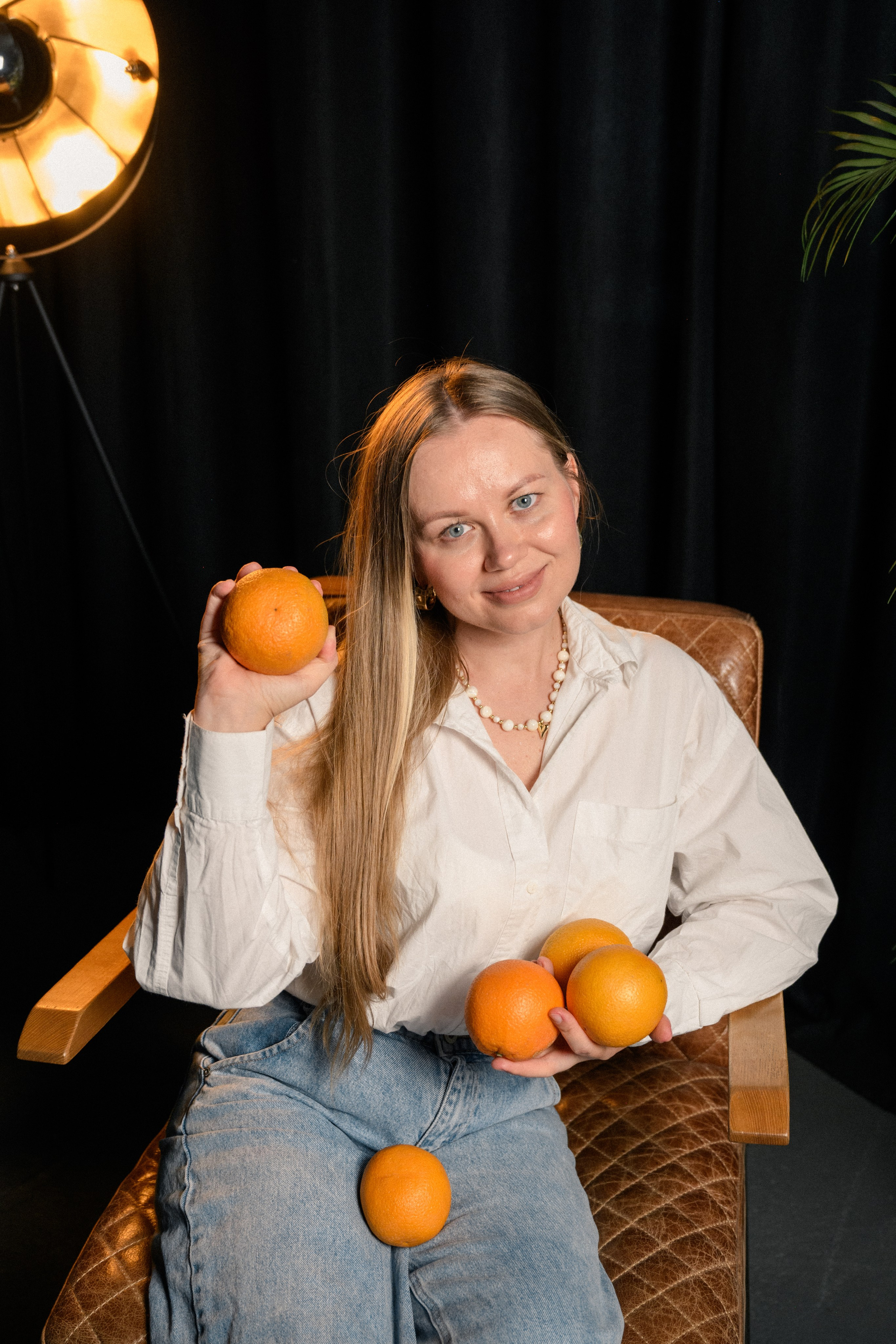 Игра с апельсинами. Фотограф в Ростове-на-Дону Оксана Филатьева