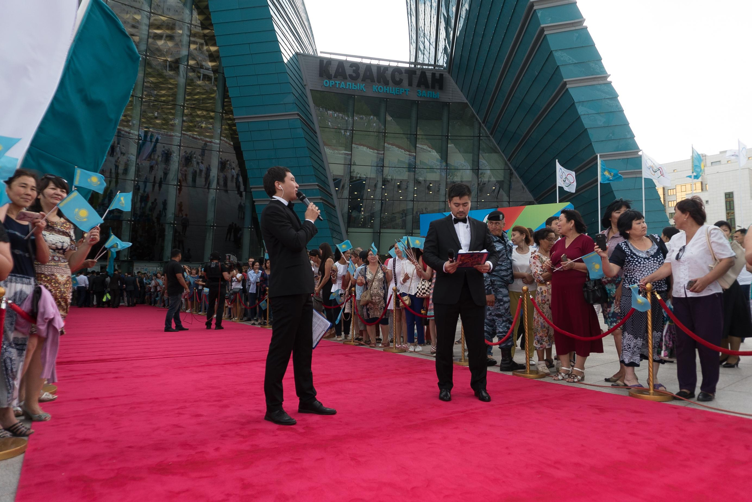 ФОТОГАЛЕРЕЯ. Официальный сайт шоумена Дархана Жусупова