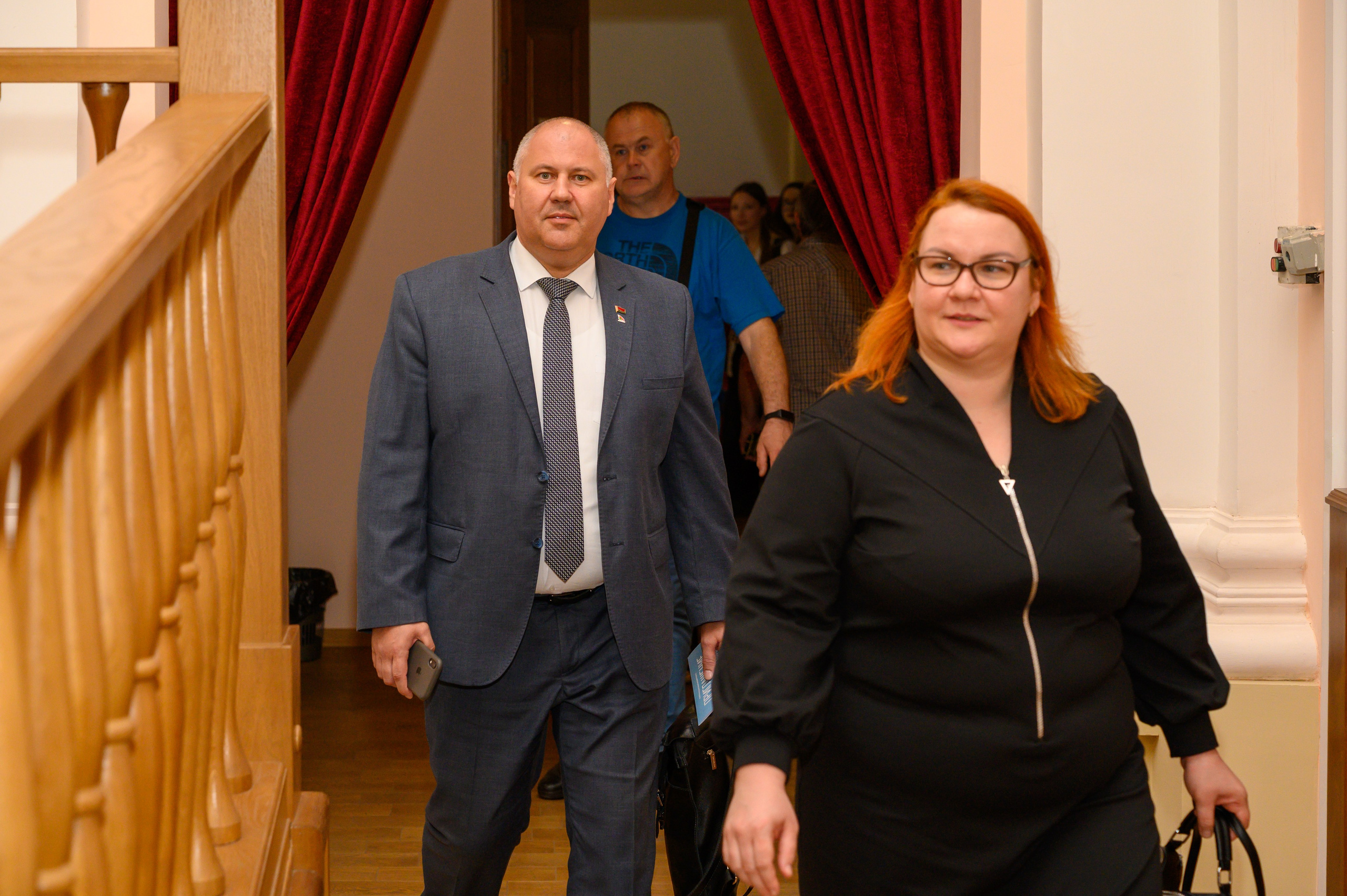 Молодая гвардия. Фотоуслуги, услуги фотографа, фотографирование важных событий