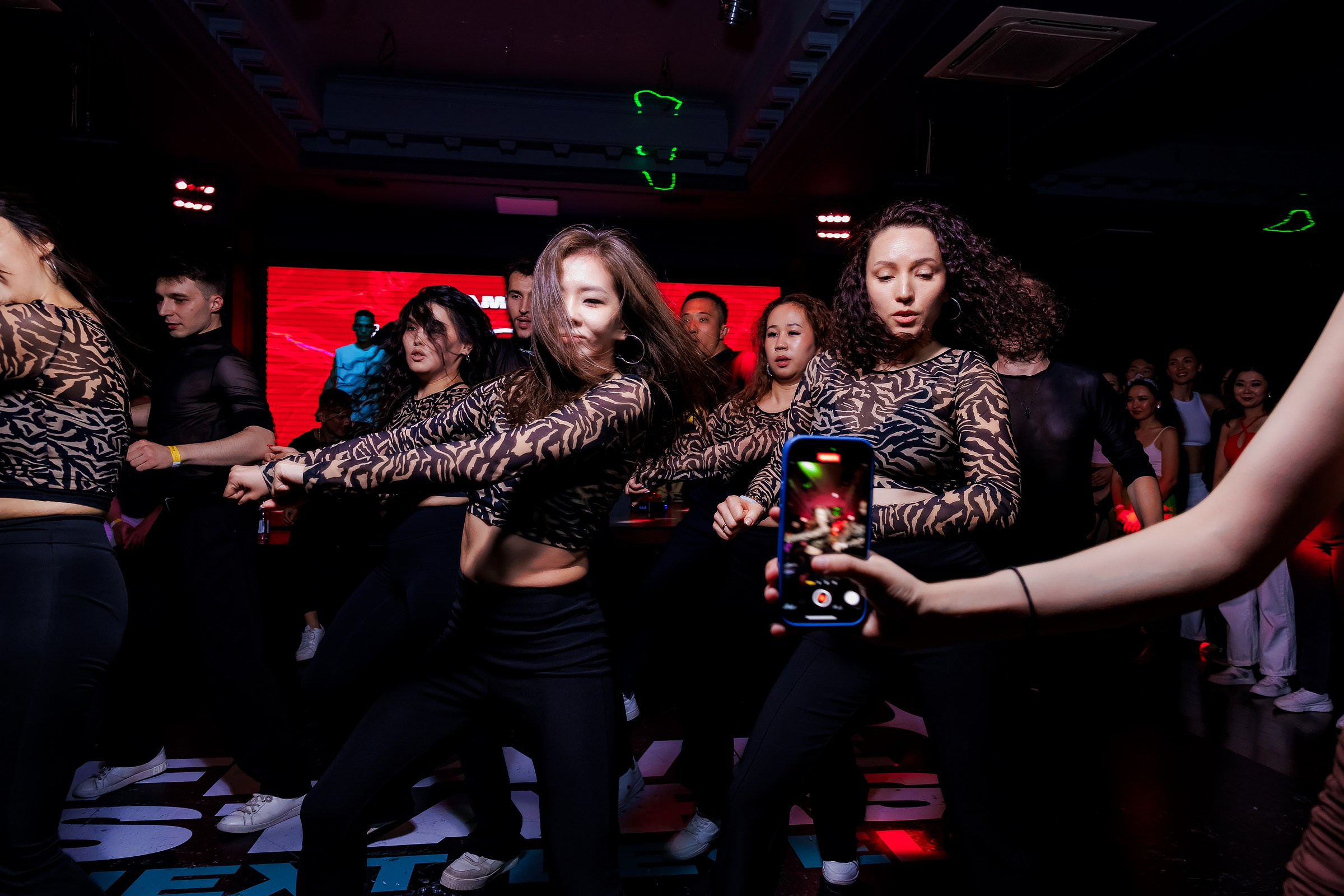 Bachata Party by Hola Dance. Репортажный фотограф в Алматы Каюпов Сержан