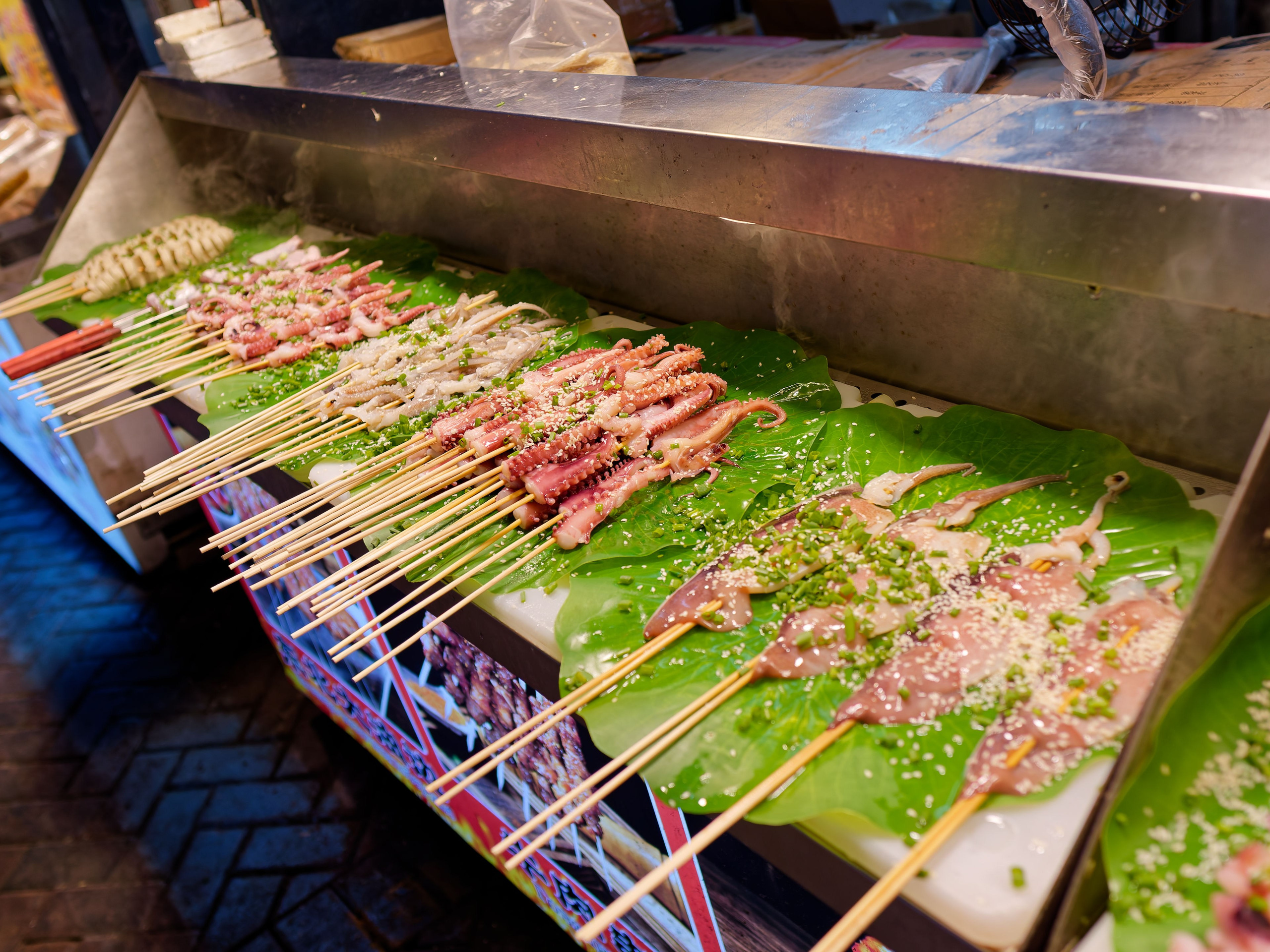 Хайнань 2026, «Food Street» ночная улица еды в Ялунване. Фотопрогулки по Миру