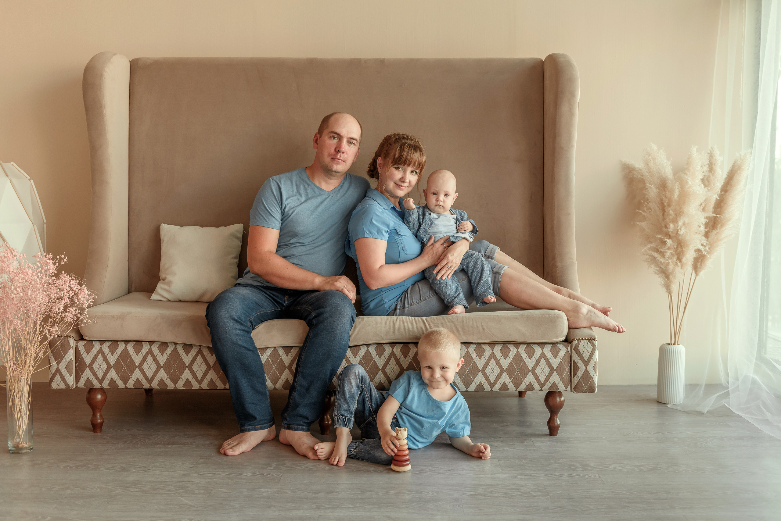 Семейная и детская фотосессия в студии. Семейный фотограф в Братске Маклакова Татьяна