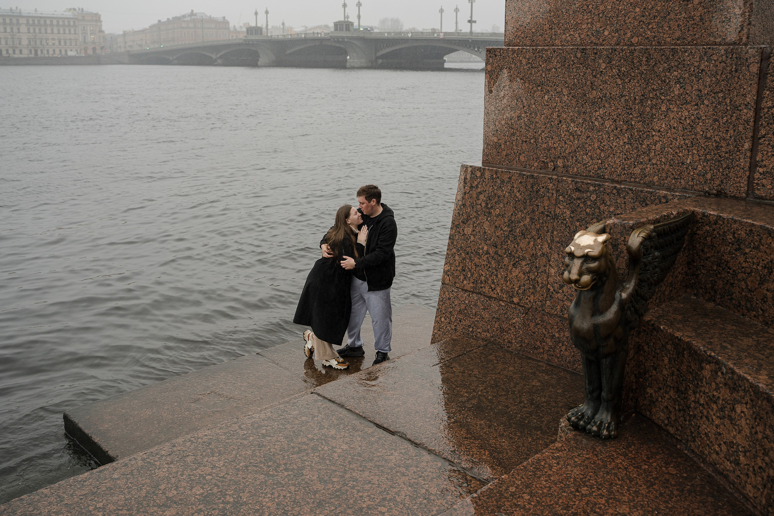 Дождь на набережной. Свадебный и семейный фотограф в Пушкине и Санкт-Петербурге Мария Филиппова
