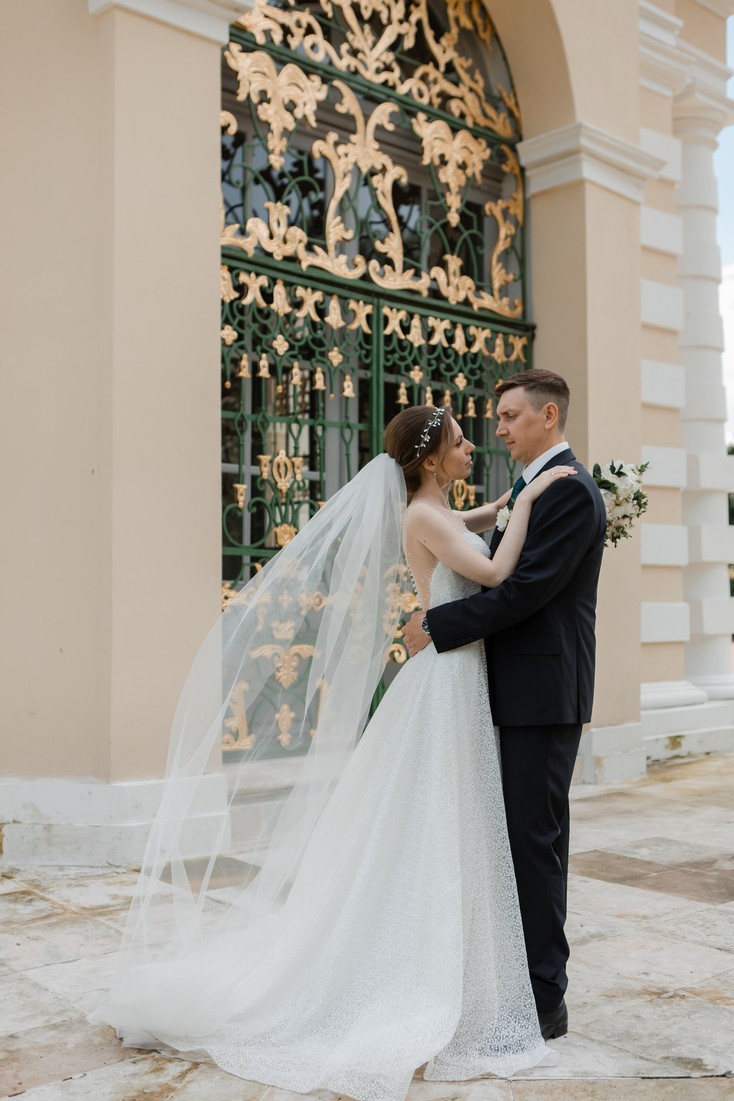 Свадебная фотосъемка Евгения и Натальи. Свадебные фотографии. Видеосъемка и фотосъемка свадеб. Фотограф и оператор на свадьбу. Видеосъемка подкастов, собственная видео-фотостудии. Предметная фотосъемка