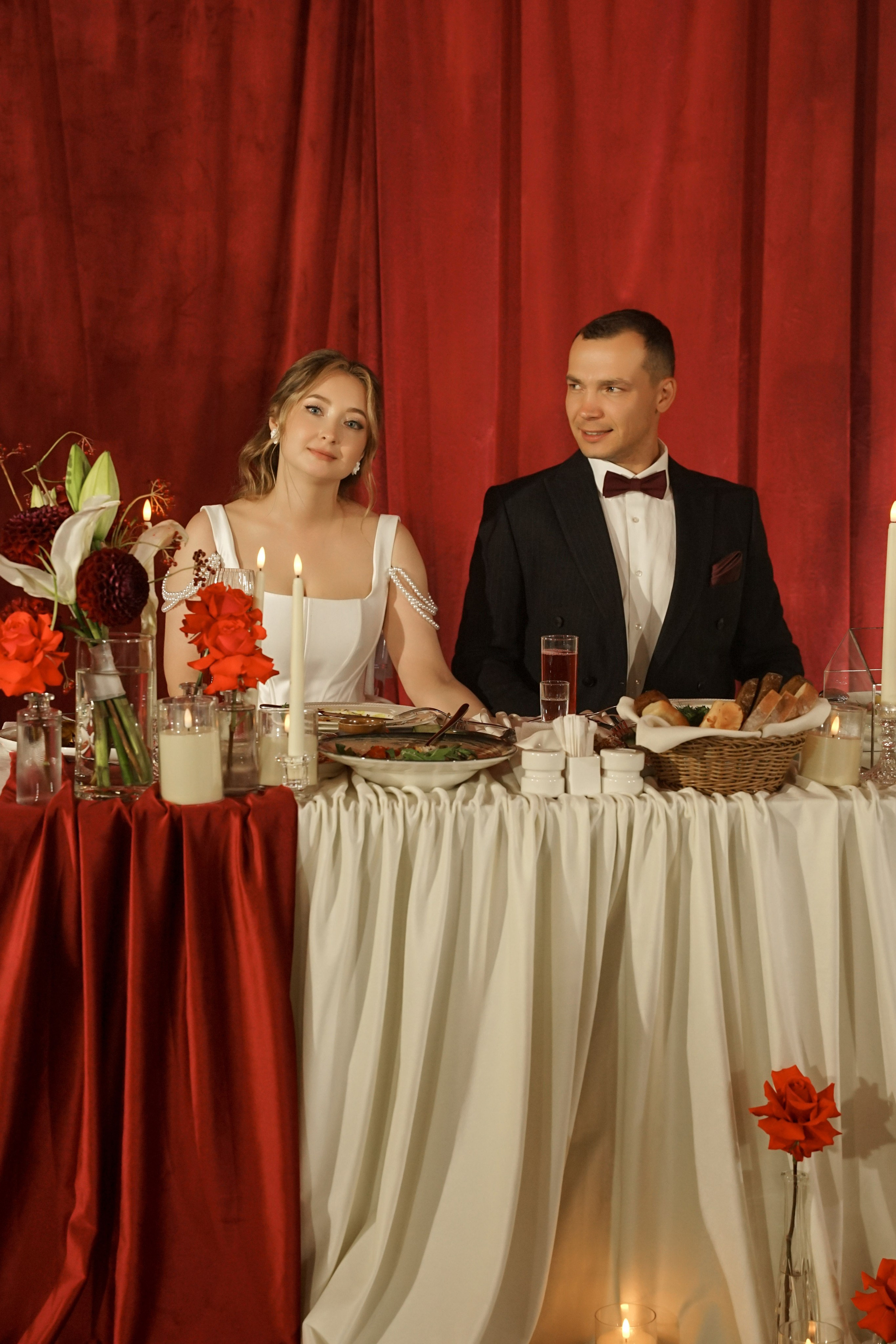 Кристина и Андрей: лавстори в гостинице и динамичный банкет. Фотограф в Иркутске