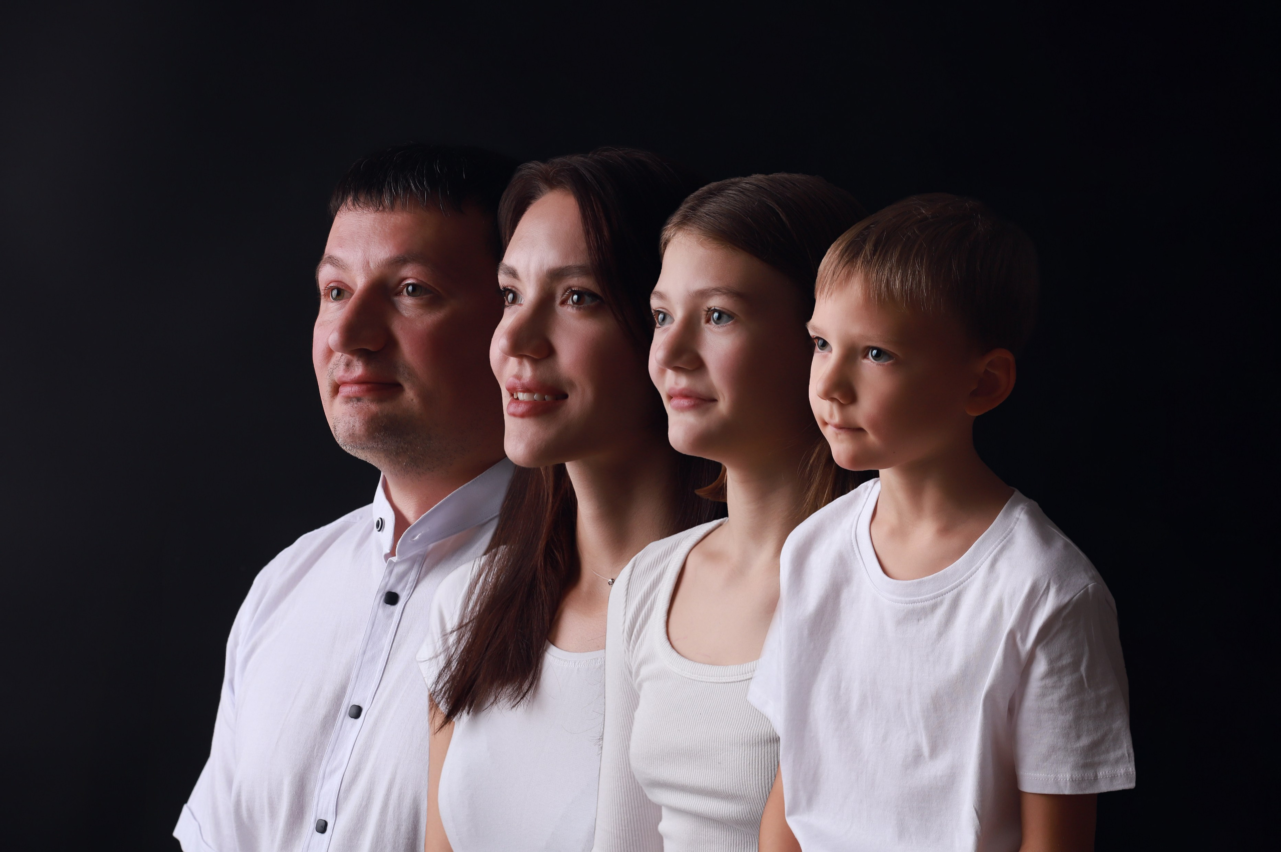 Семейный портрет «Наследие». Фотограф новорожденных в г. Россошь Виктория Нечепуренко