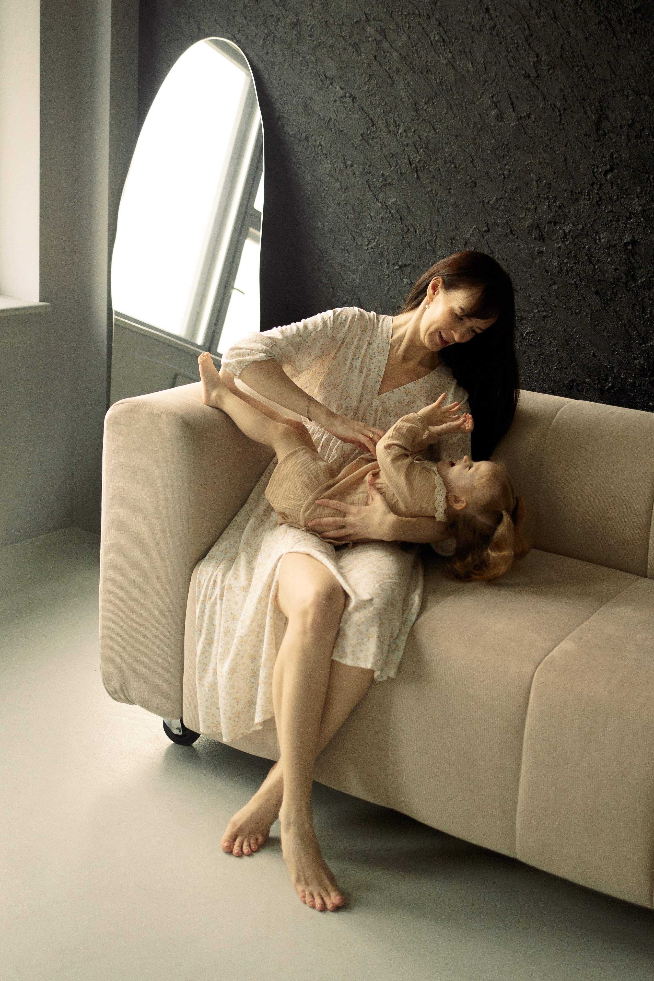 Настя и Анюта. Семейный фотограф Фотосессия беременности  Екатеринбург Елена Луткова