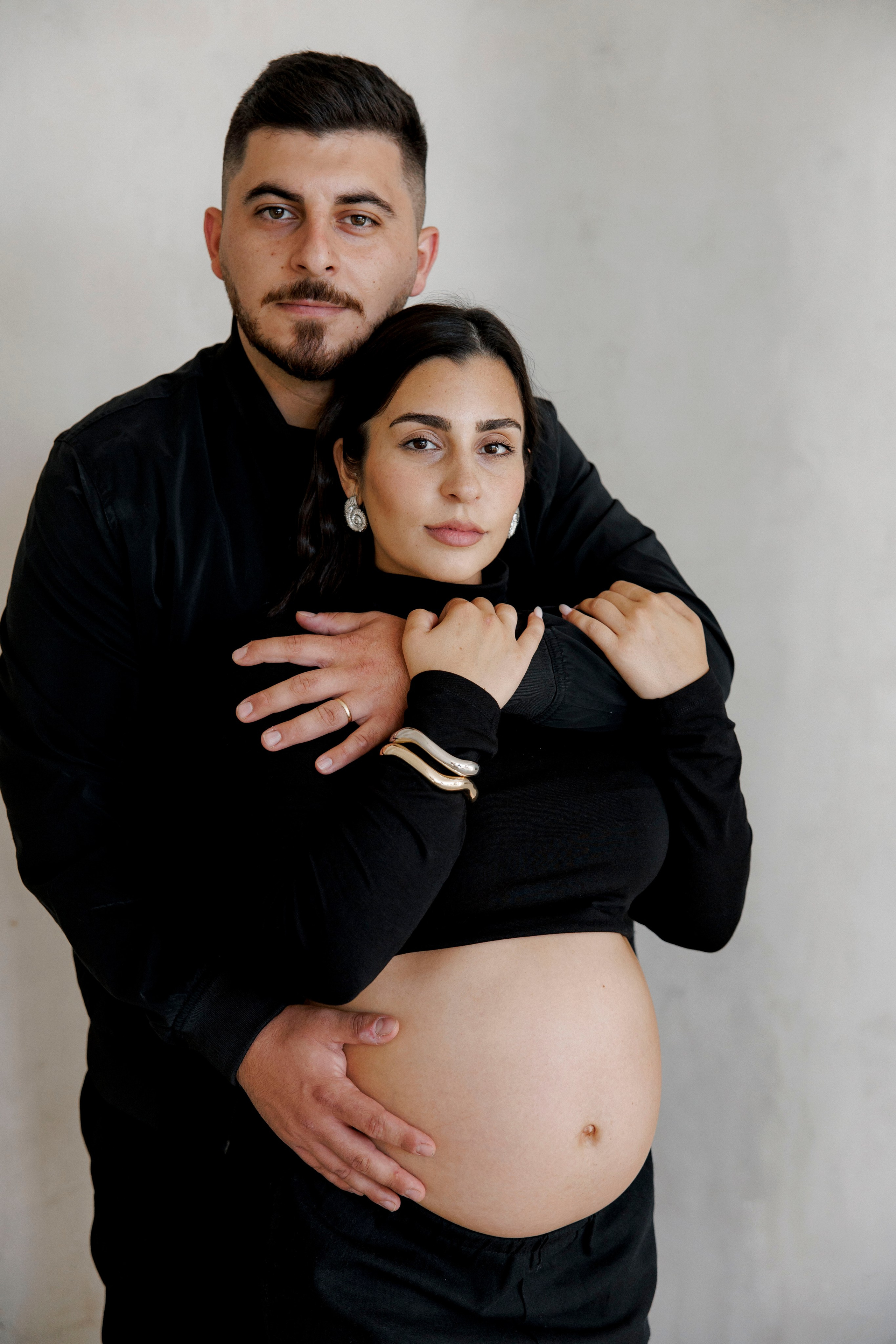Pregnancy photoshoot inside the Grey Studio. Главная