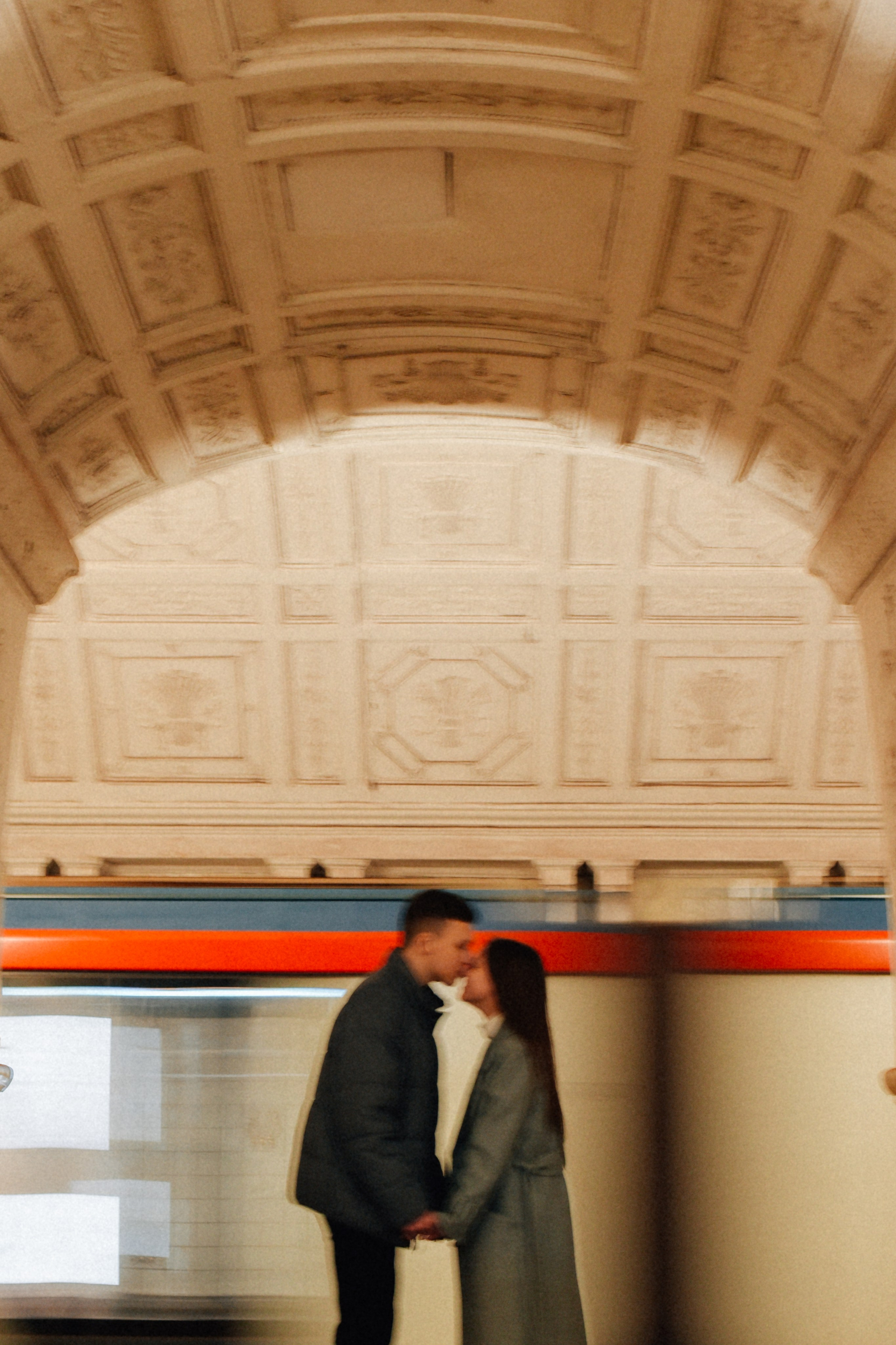 Пустое метро. Фотограф Лола Волна, город Москва