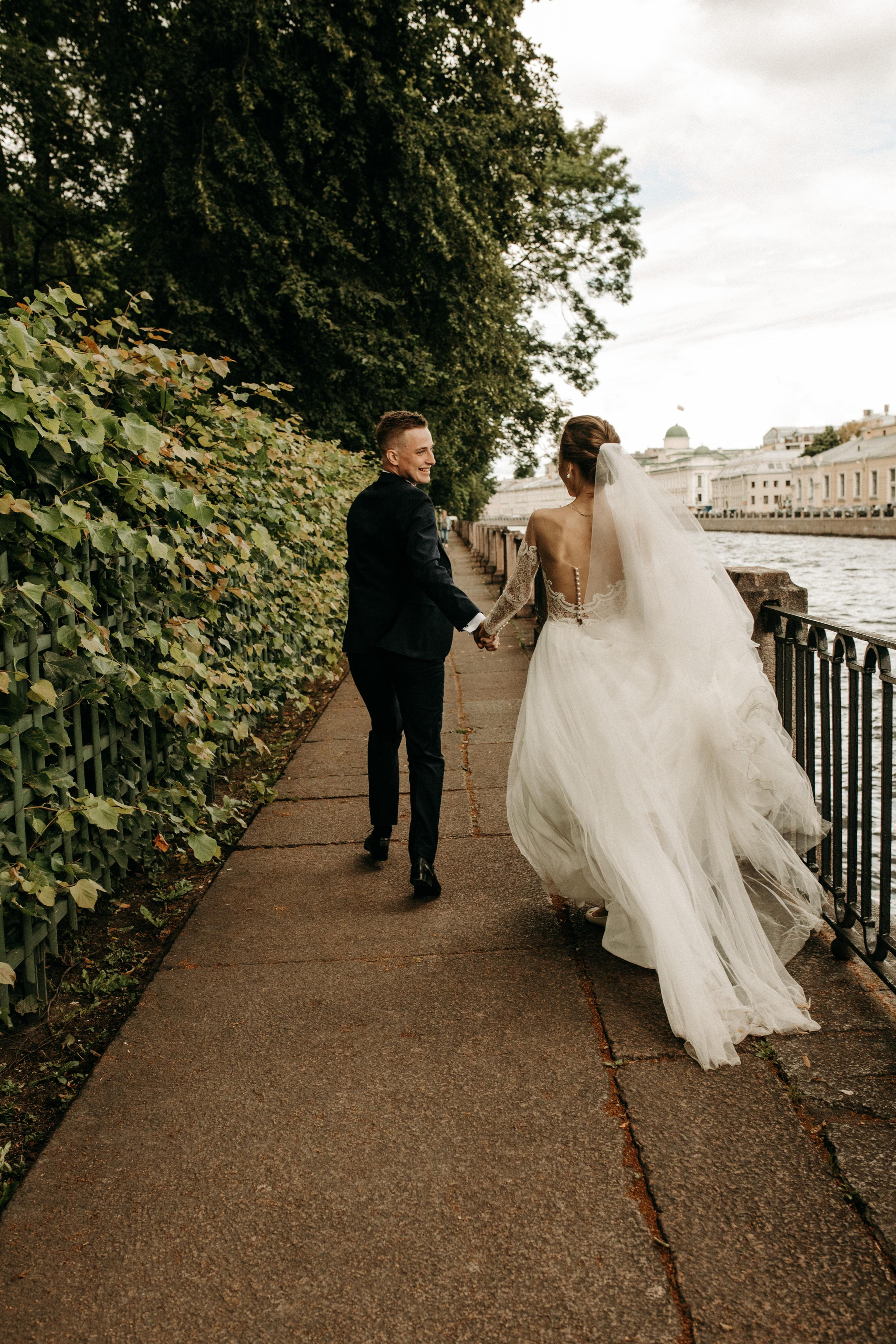 По хот-догу и на роспись :). Свадебный и семейный фотограф в Санкт-Петербурге и Москве