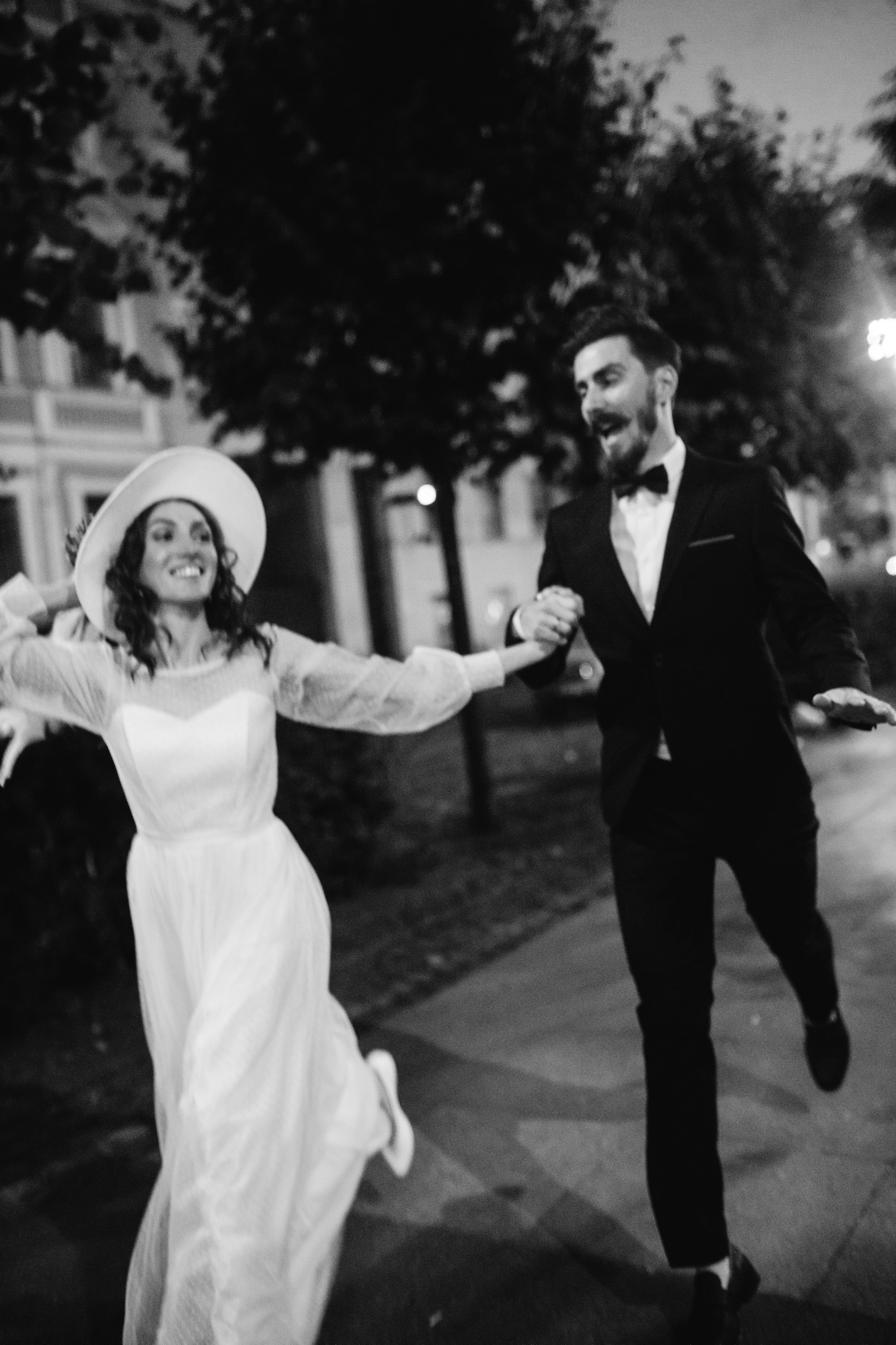 Ночь, улица, фонарь, газелька!. Свадебный и семейный фотограф в Санкт-Петербурге и Москве