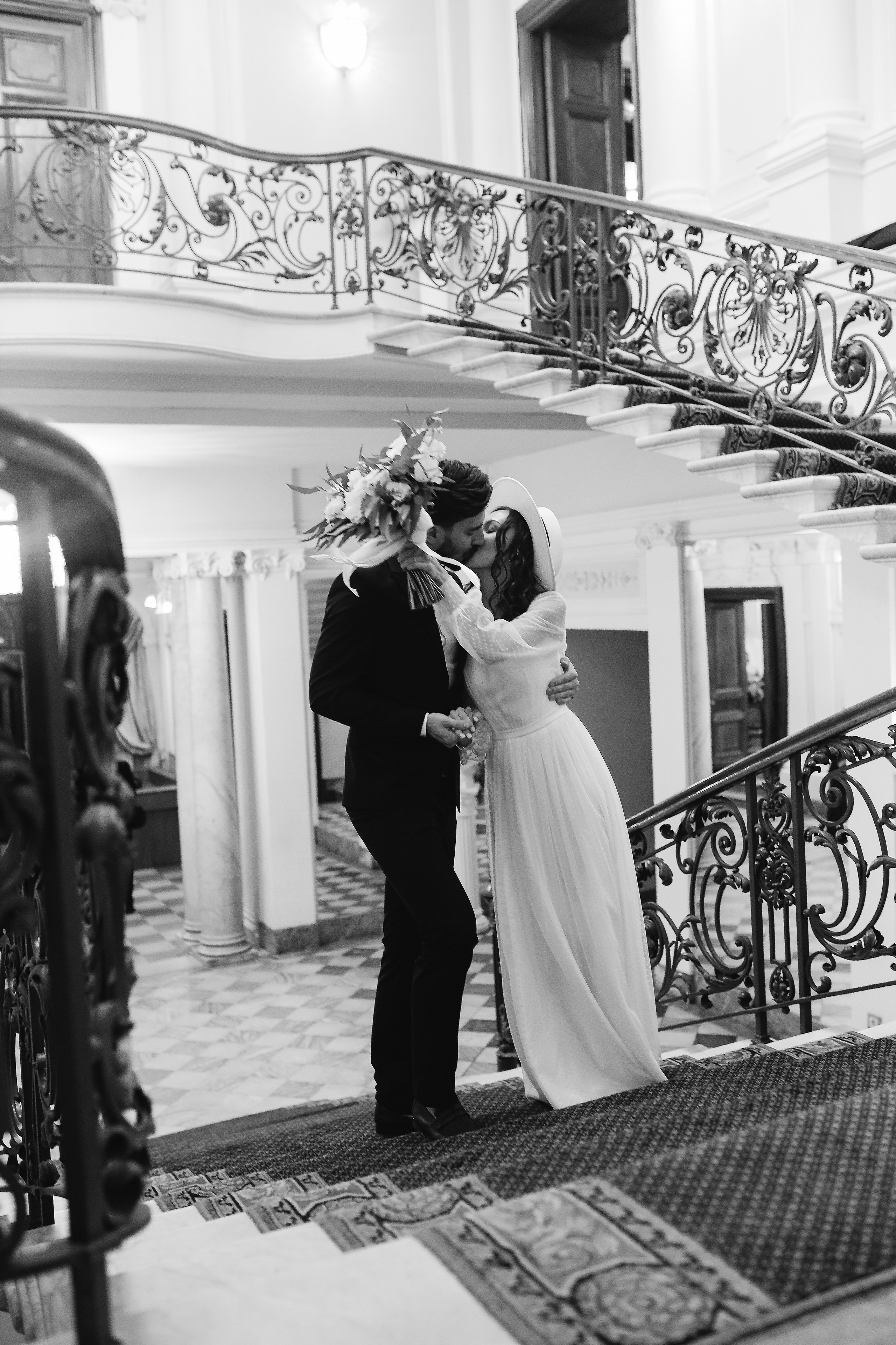 Ночь, улица, фонарь, газелька!. Свадебный и семейный фотограф в Санкт-Петербурге и Москве