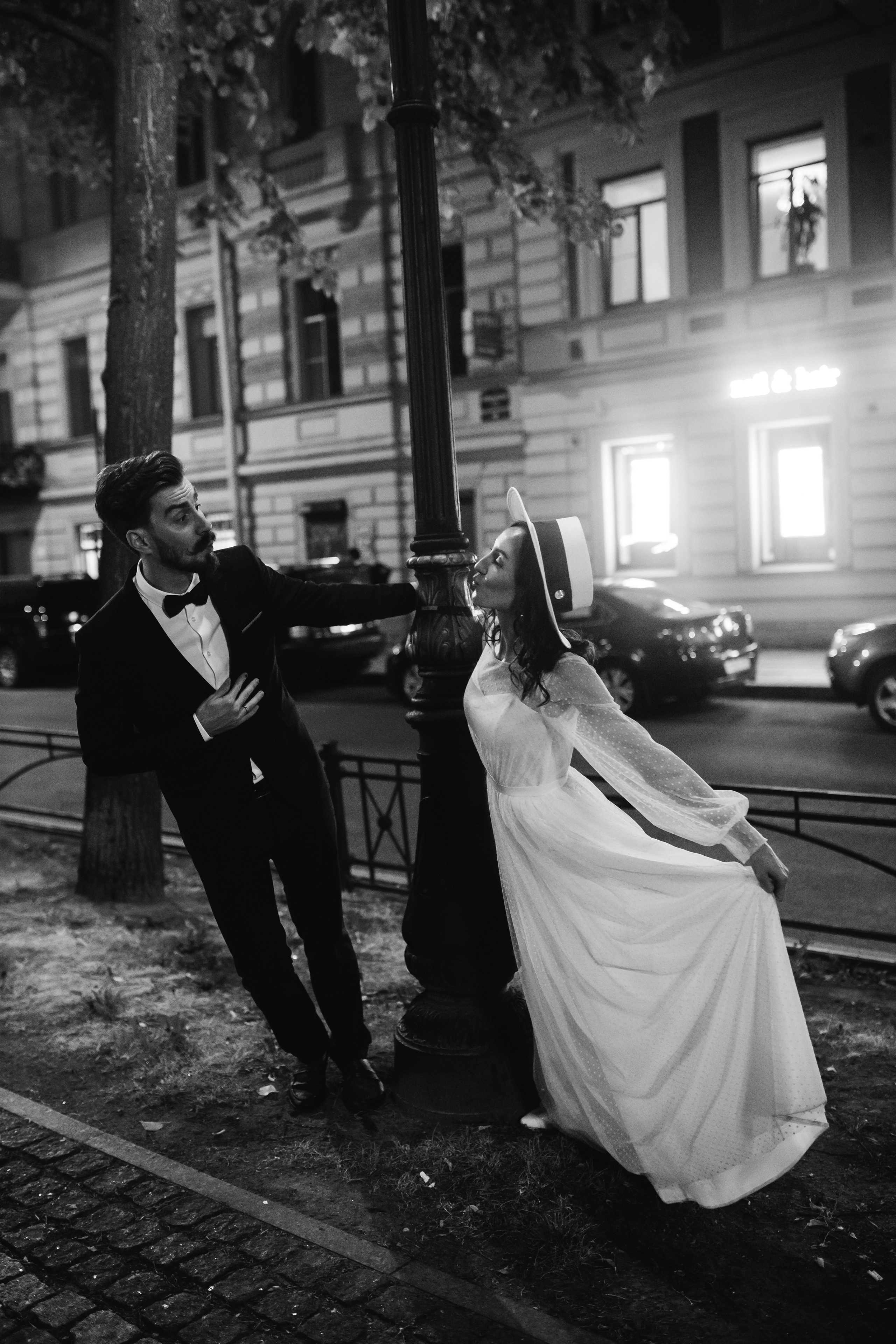 Ночь, улица, фонарь, газелька!. Свадебный и семейный фотограф в Санкт-Петербурге и Москве