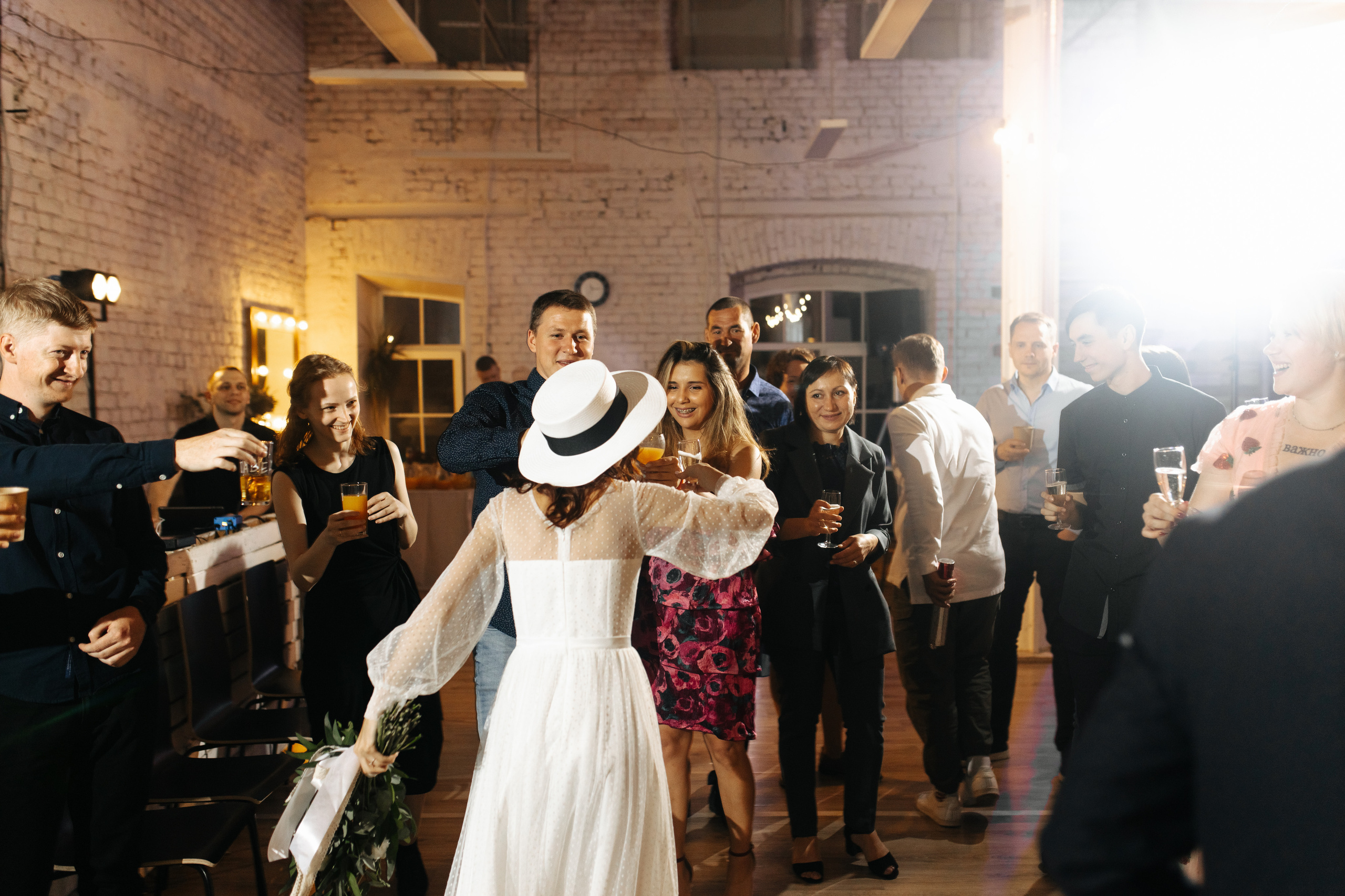 Ночь, улица, фонарь, газелька!. Свадебный и семейный фотограф в Санкт-Петербурге и Москве