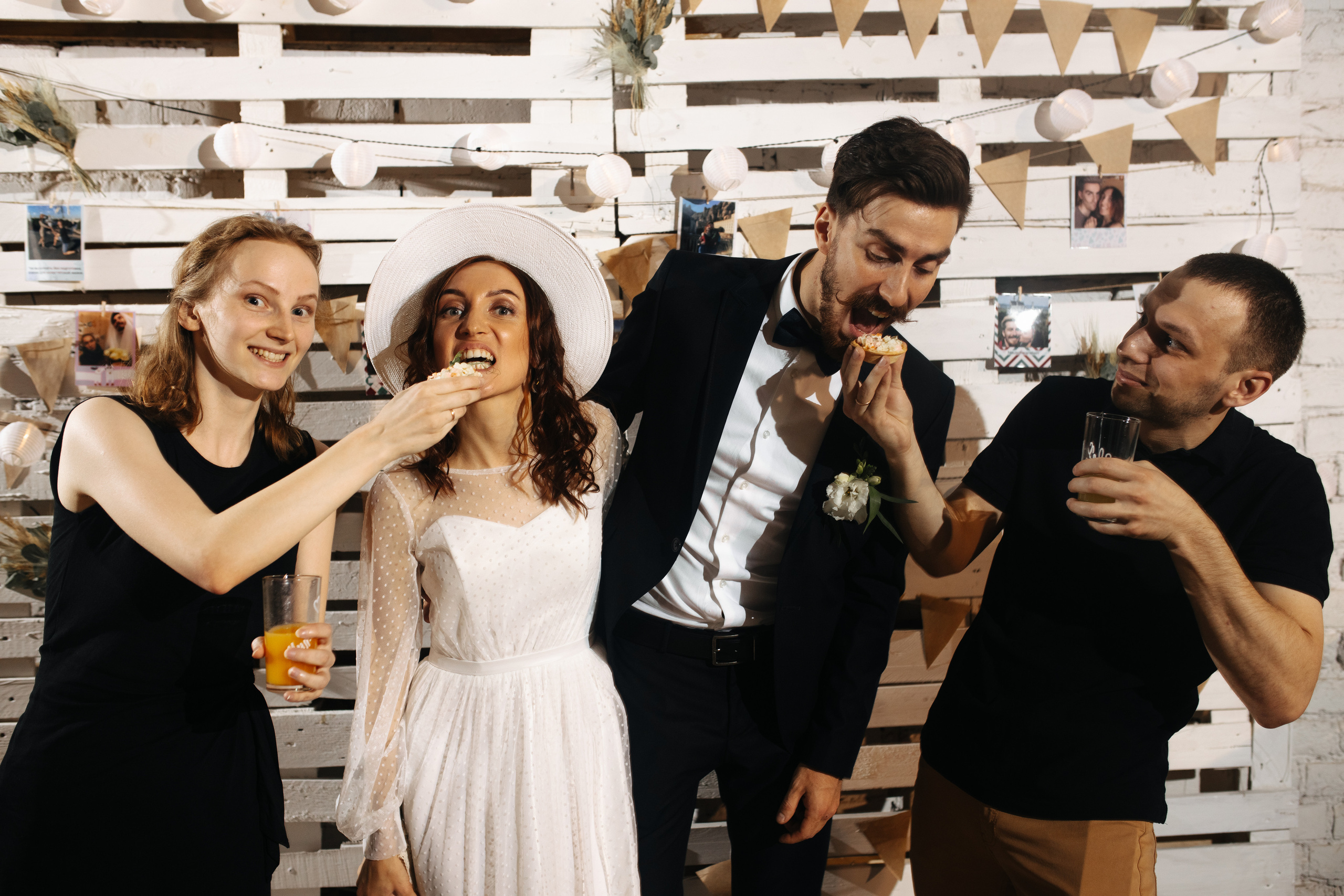 Ночь, улица, фонарь, газелька!. Свадебный и семейный фотограф в Санкт-Петербурге и Москве