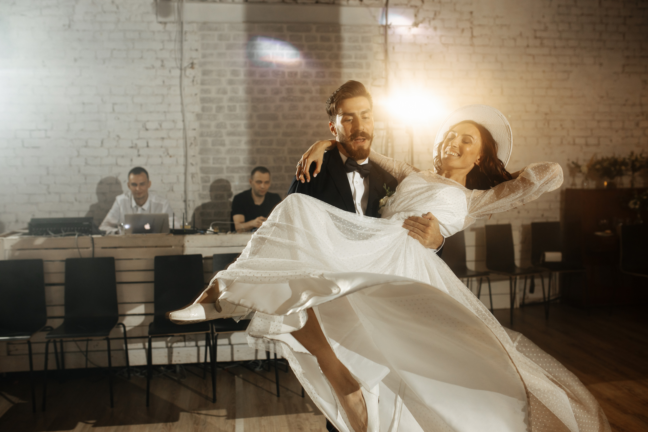 Ночь, улица, фонарь, газелька!. Свадебный и семейный фотограф в Санкт-Петербурге и Москве