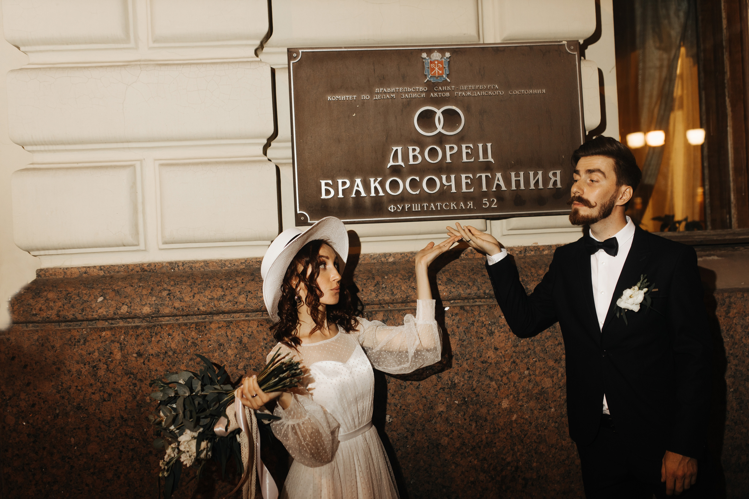 Ночь, улица, фонарь, газелька!. Свадебный и семейный фотограф в Санкт-Петербурге и Москве