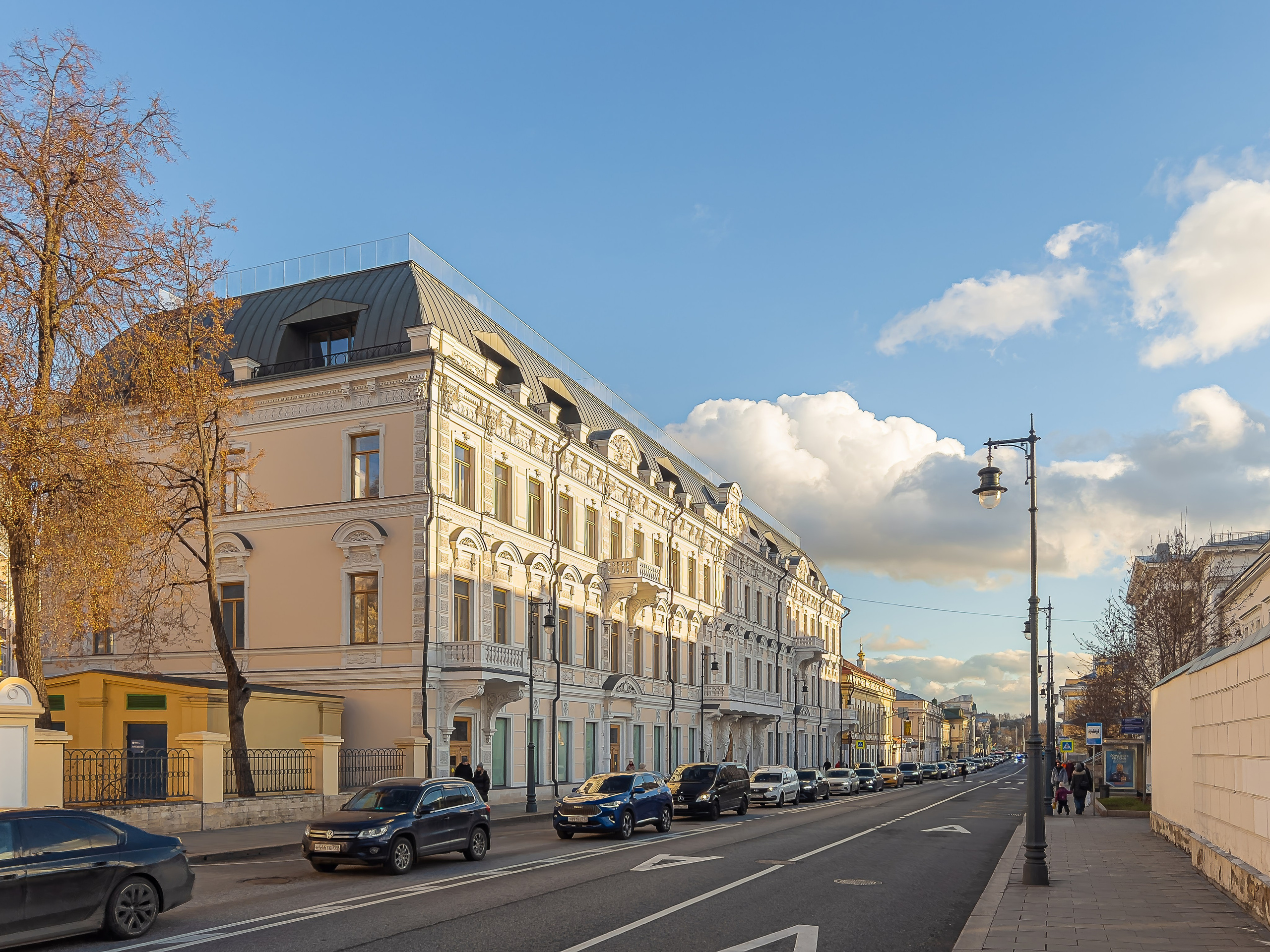 Галерея Vladey, дом с Атлантами. Иван Благушин. Интерьерный и архитектурный фотограф в Москве и Санкт-Петербурге