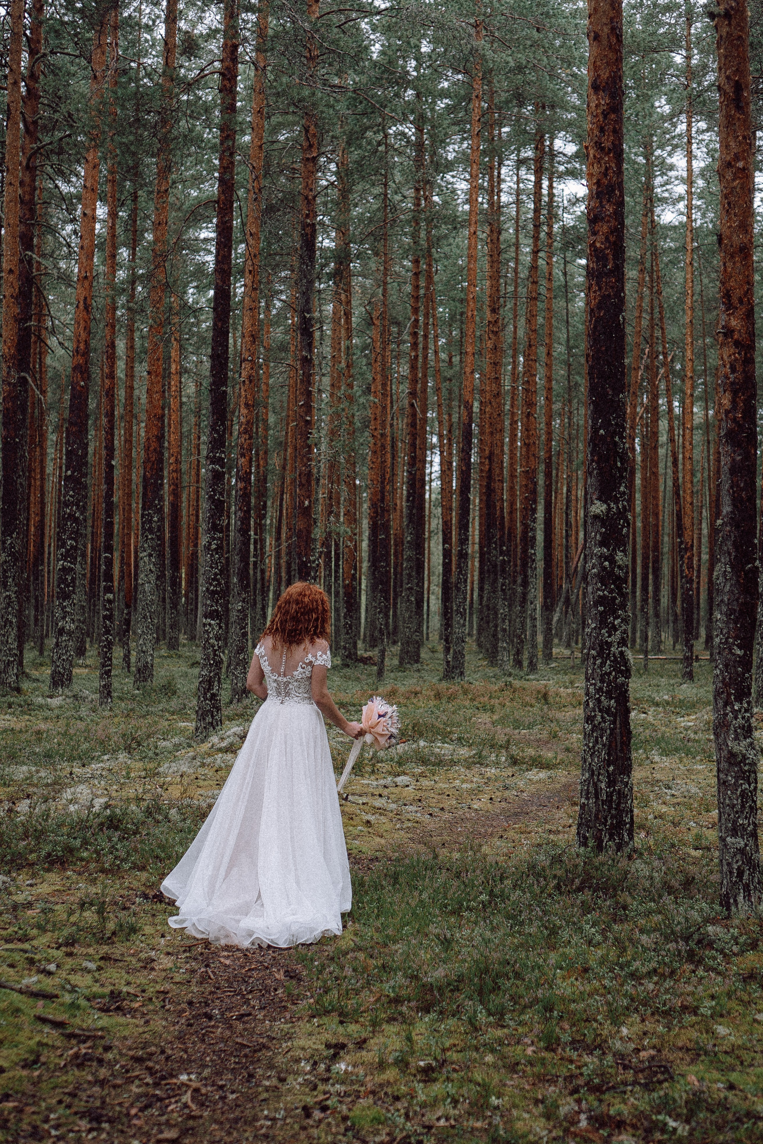 СВАДЕБНАЯ ФОТОСЕССИИЯ ПАРЫ В ГОРОДЕ ПРИОЗЕРСК В СОСНОВОМ ЛЕСУ И С ПИКАПОМ. Профессиональный фотограф, Санкт-Петербург — Виктория Богомолова