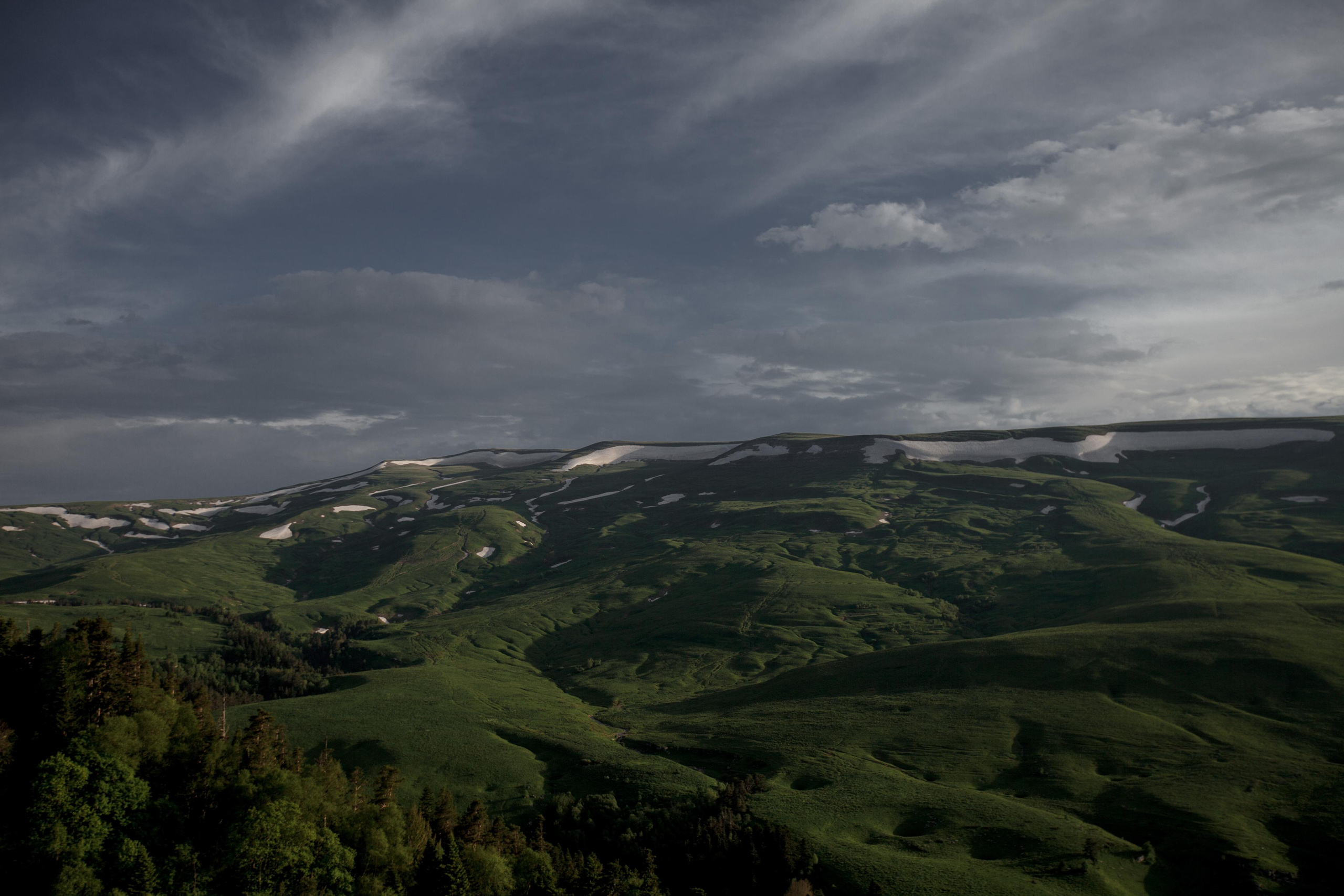 Слава и Рита прогулка в горах. Свадебный и семейный фотограф в Краснодаре