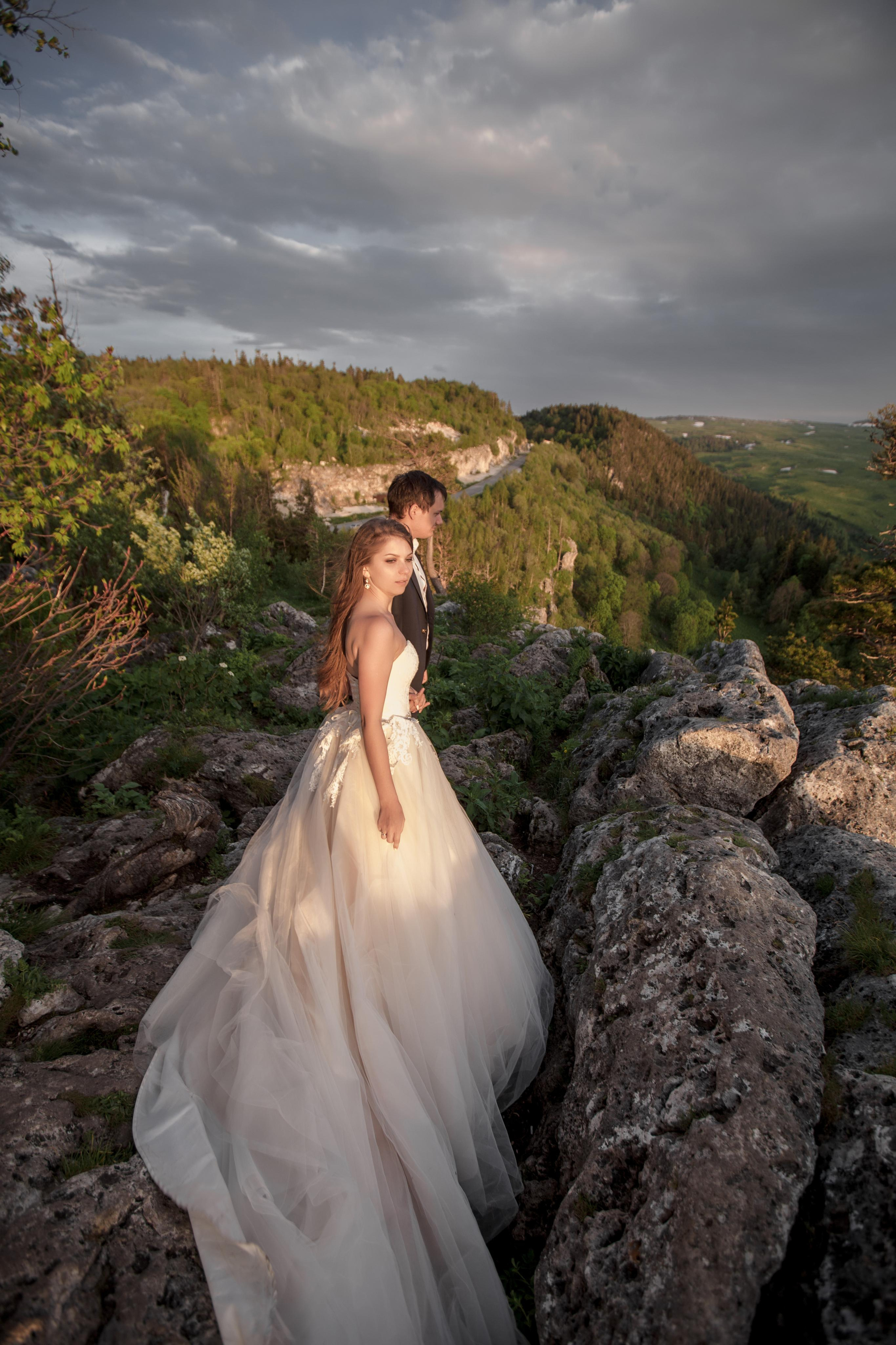 Слава и Рита прогулка в горах. Свадебный и семейный фотограф в Краснодаре