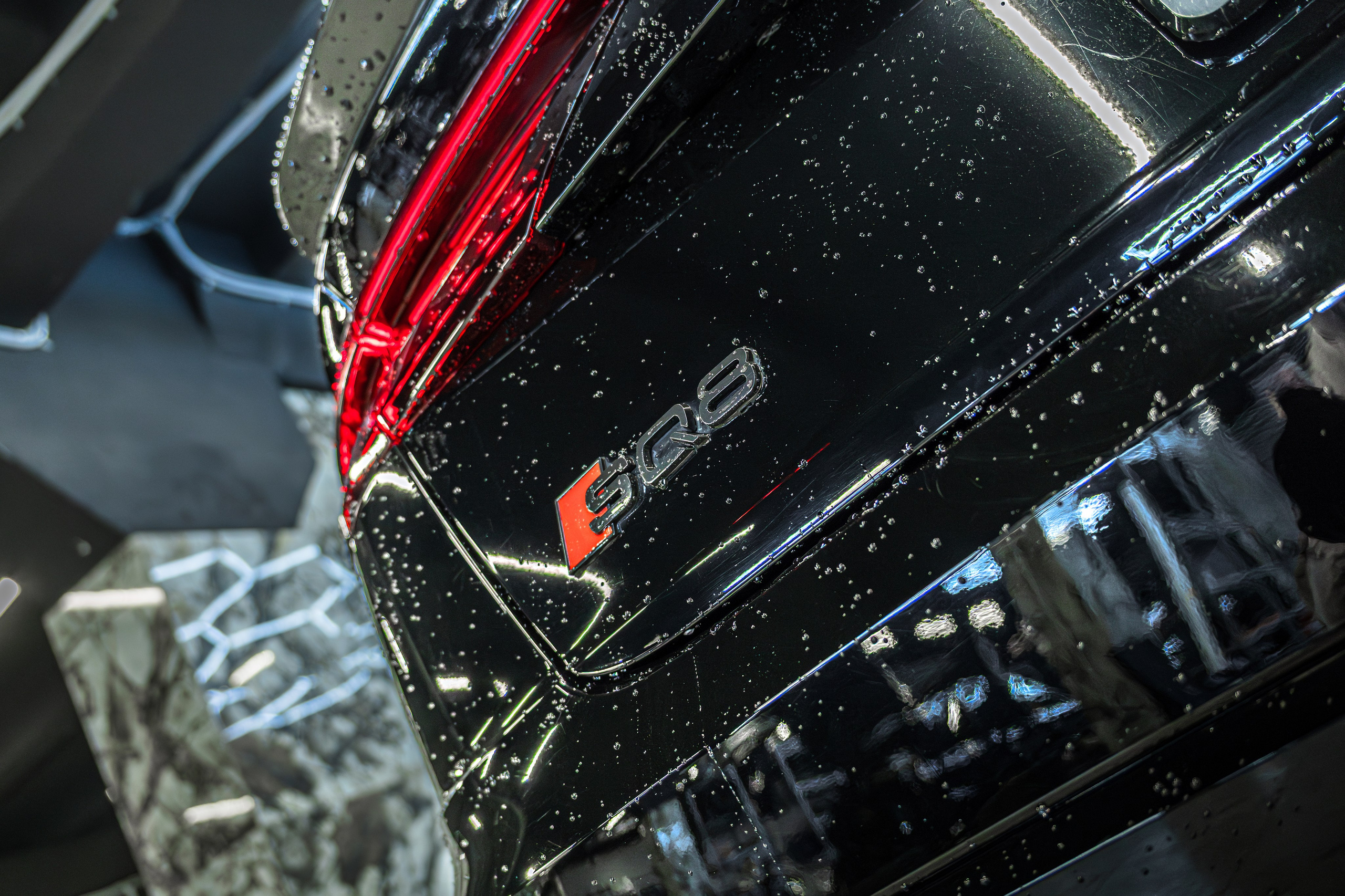 Audi Q8. Valya Fleks