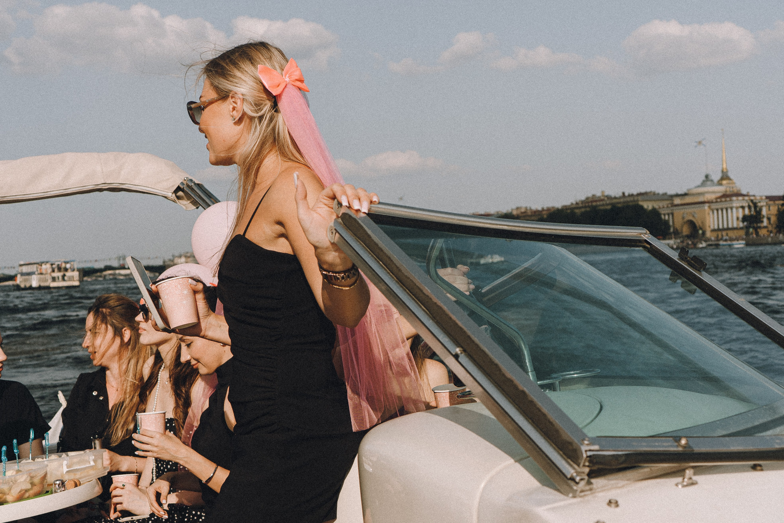 ДЕВИЧНИК НА КАТЕРЕ. Профессиональный фотограф, Санкт-Петербург — Виктория Богомолова