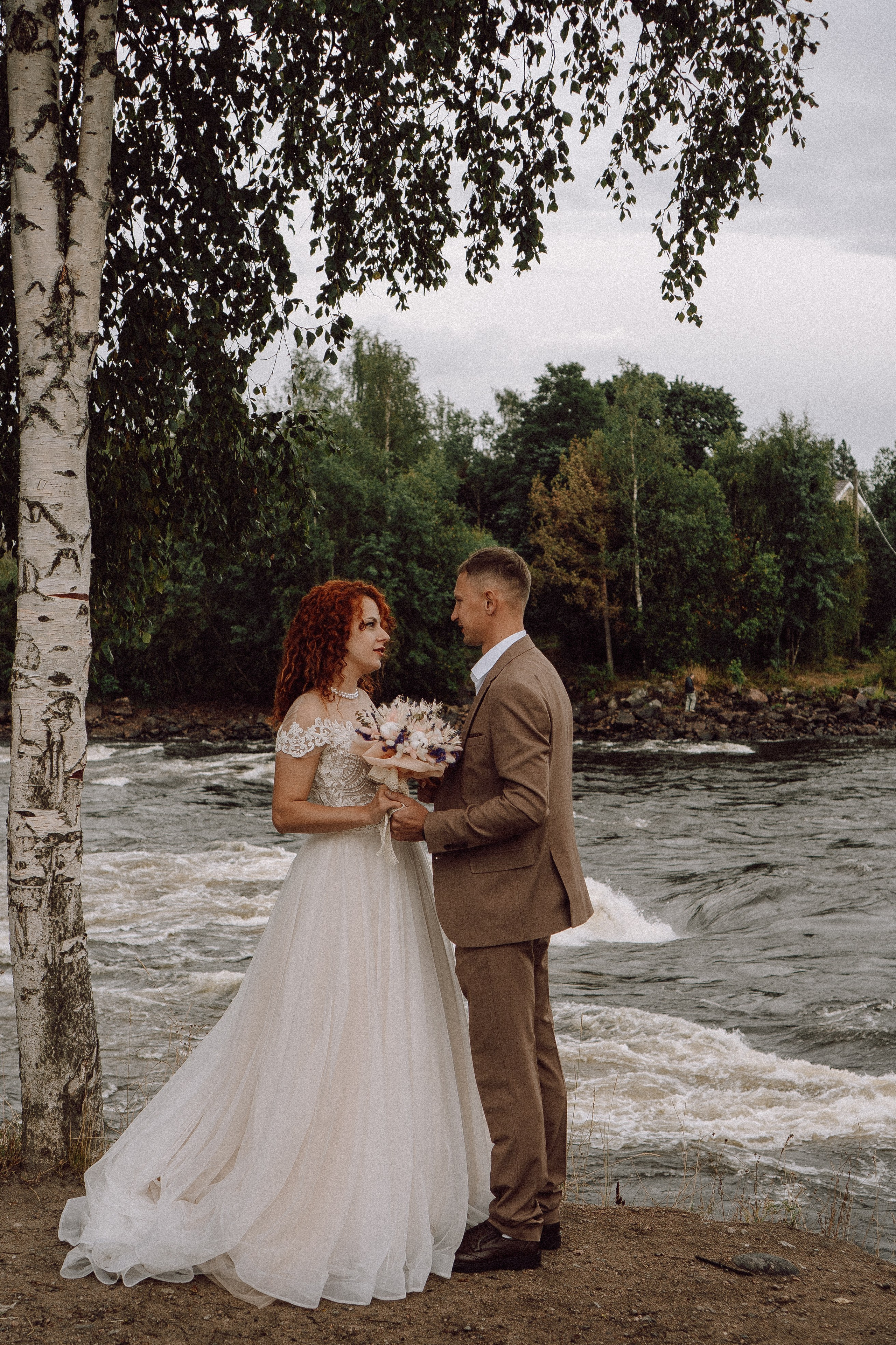 СВАДЕБНАЯ ФОТОСЕССИИЯ ПАРЫ В ГОРОДЕ ПРИОЗЕРСК В СОСНОВОМ ЛЕСУ И С ПИКАПОМ. Профессиональный фотограф, Санкт-Петербург — Виктория Богомолова