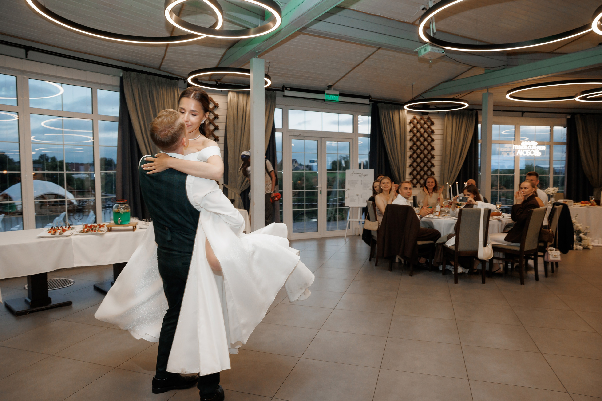 Регистрация в отеле Fish Point, ЗАГС Бутово, прогулка в Остафьево. Свадебный и репортажный фотограф (Москва, Королев и другие)