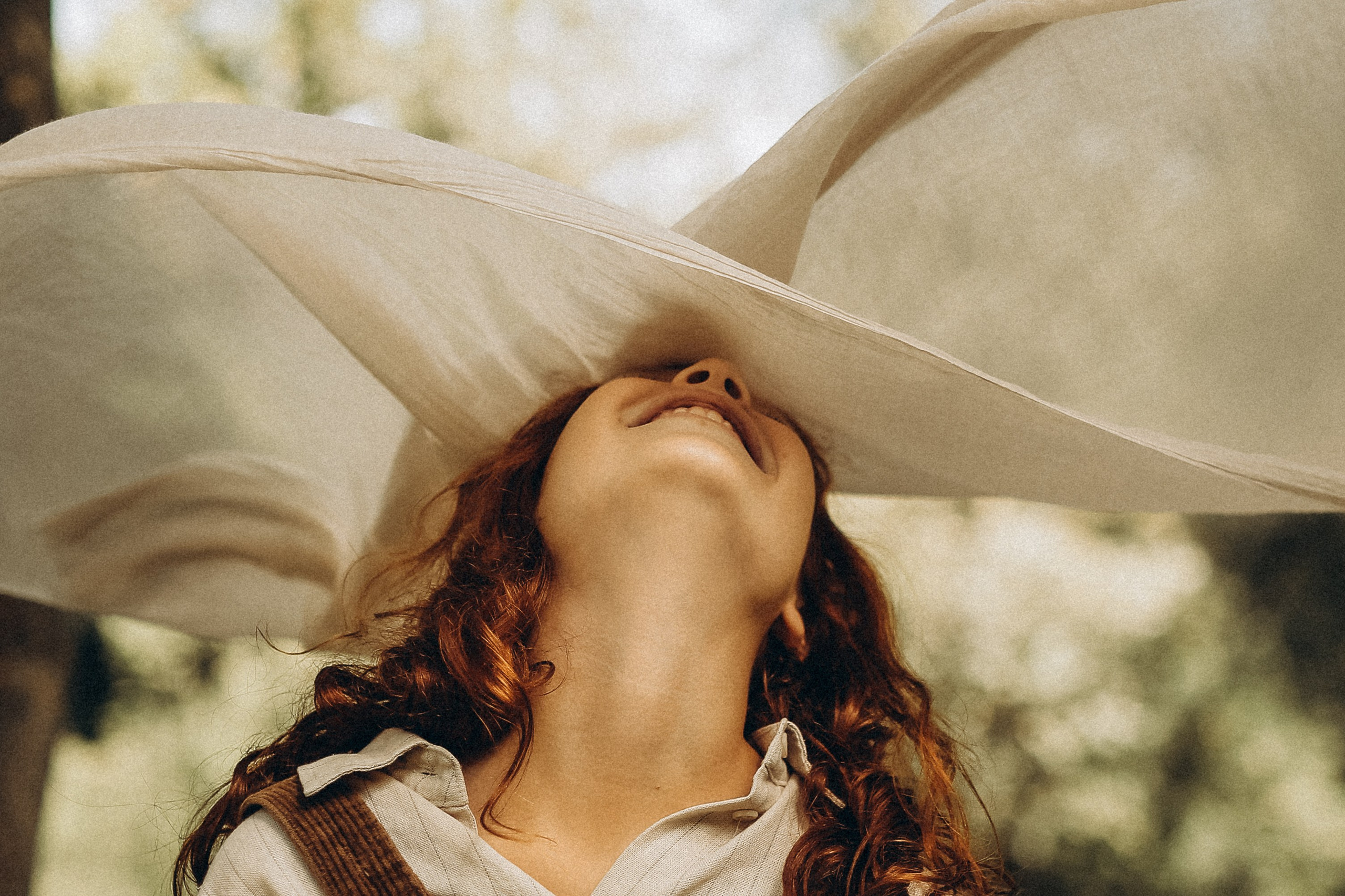 Дина и Миа в огороде. Семейный и детский фотограф в Москве Анастасия Меликова
