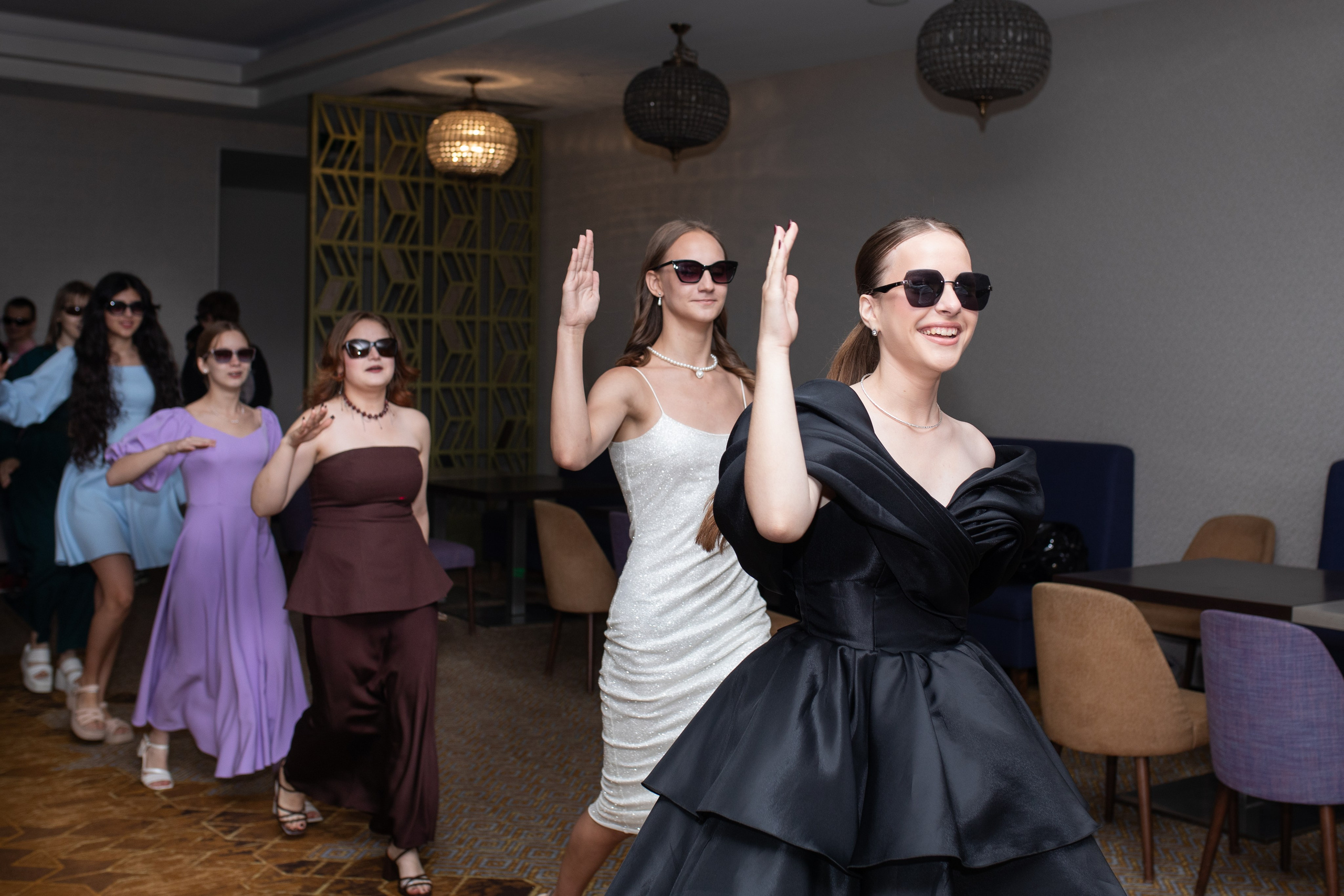 Выпускной 11 класс. Ресторан «Мед». Фотограф в Новосибирске Ася Зверева