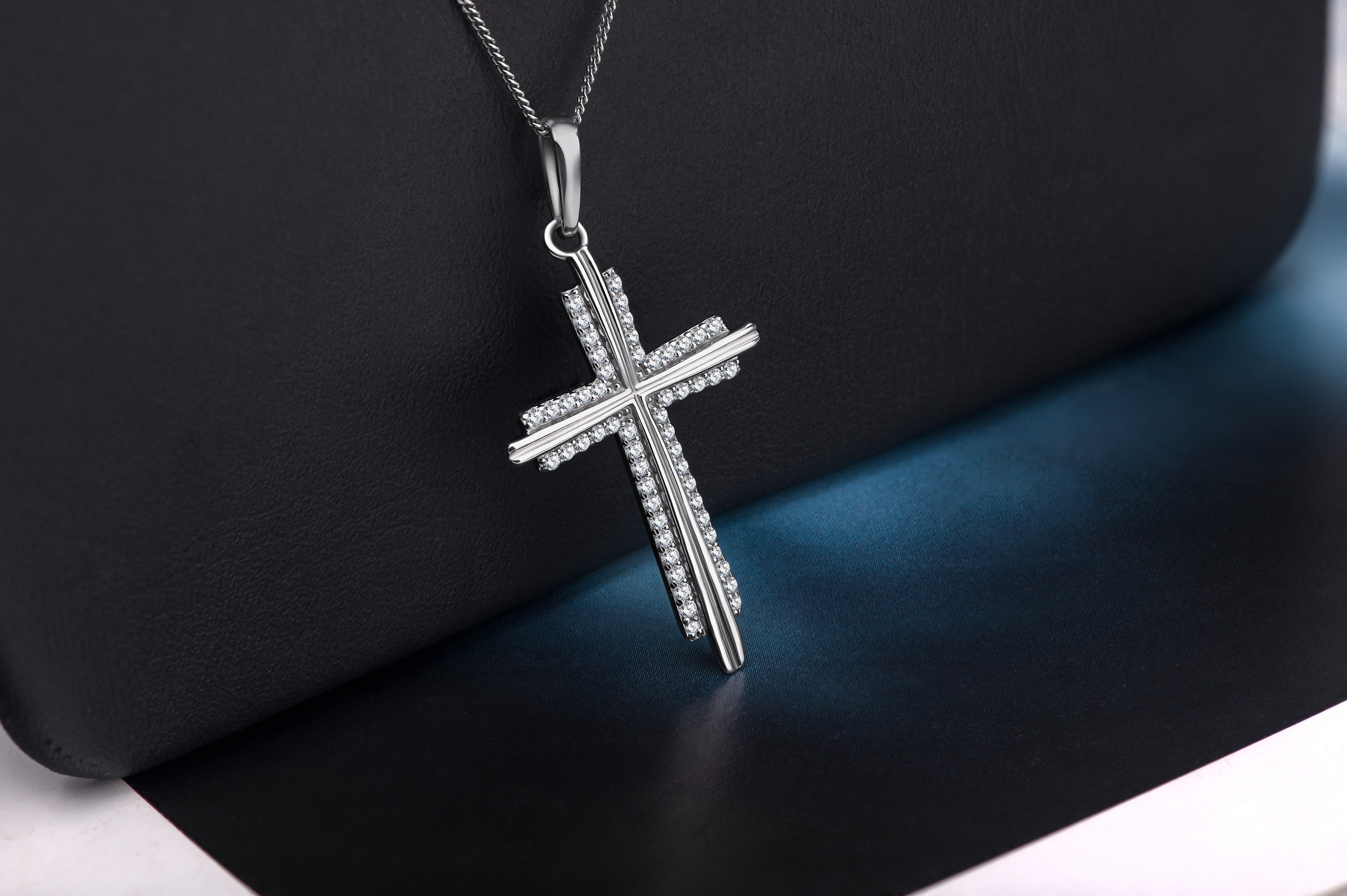 Съемка ювелирных украшений в Санкт-Петербурге. Фотосессия для маркетплейсов