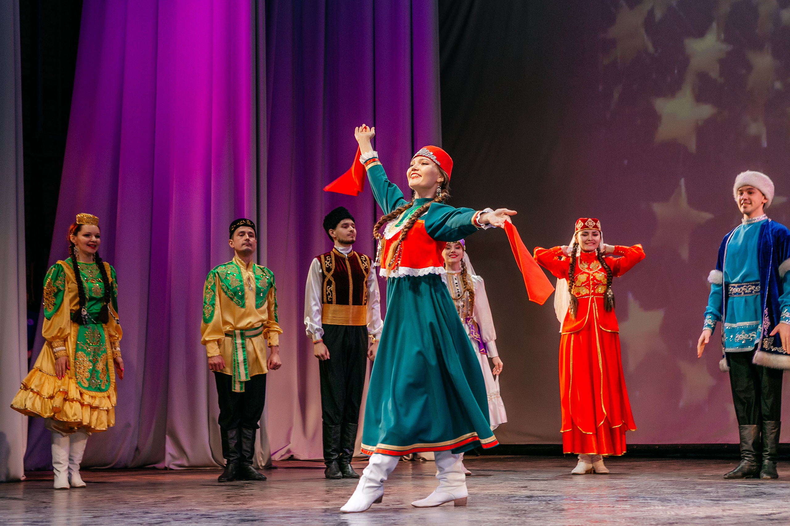 Межрегиональный фестиваль «Сибирские звезды». Контент фотограф, съемка для маркетплейсов, фуд съемка и репортажи в Новосибирске Ралия Галеева